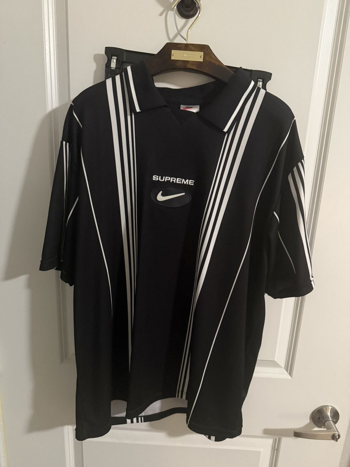 トップス Supreme NIKE Jewel Strip Soccer Jersey Supreme Nike Jewel Stripe Soccer Jersey Orange Men's - FW20 - US