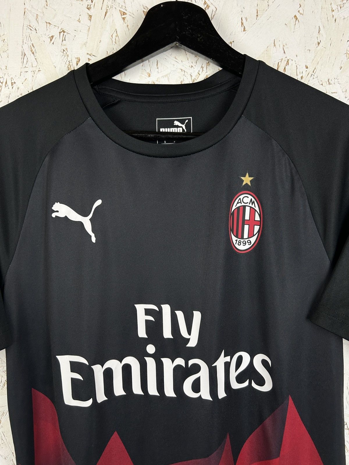 Puma Puma AC Milan 2019/20 Pre-Match Kit Soccer Jersey Black S Size US S / EU 44-46 / 1 - 2 Thumbnail