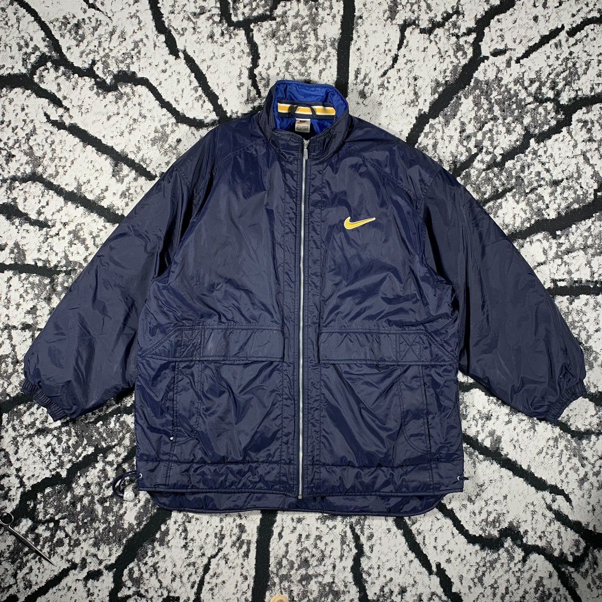 Nike × Vintage VINTAGE 90S NIKE CENTER SWOOSH SPELLOUT BIG LOGO JACKET Size US XL / EU 56 / 4 - 1 Thumbnail