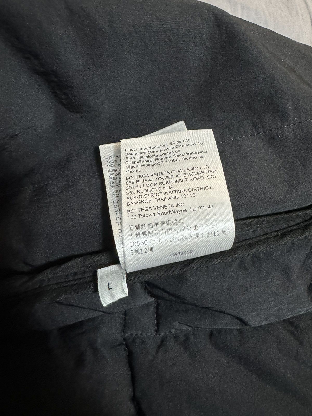 Bottega Veneta Gilet Intreccio Padded Tech Nylon Button On Vest Size US L / EU 52-54 / 3 - 12 Thumbnail