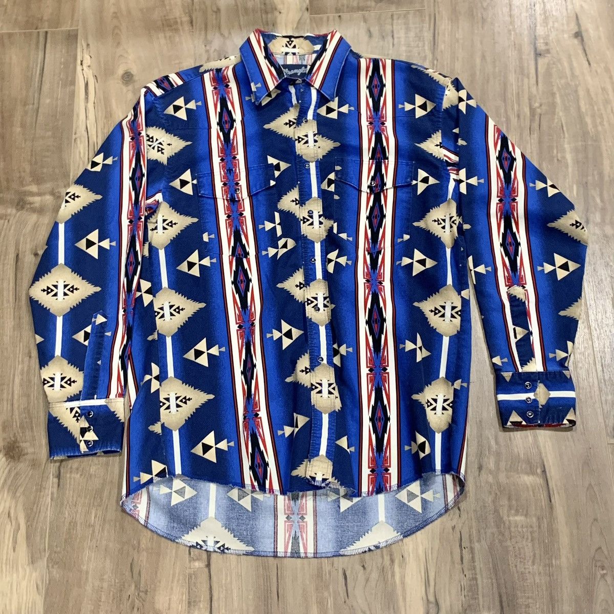 Wrangler VTG Wrangler Aztec Pearl Snap Long Sleeve Shirt Button Up L Size US L / EU 52-54 / 3 - 1 Thumbnail