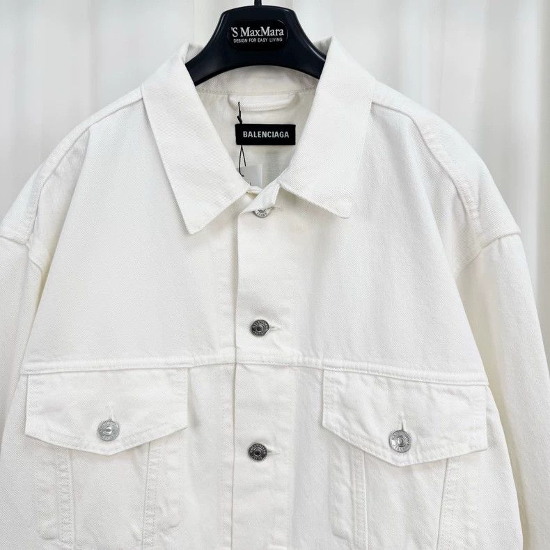 Balenciaga Balenciaga Embroidered Letter White Denim Jacket Size US S / EU 44-46 / 1 - 3 Thumbnail