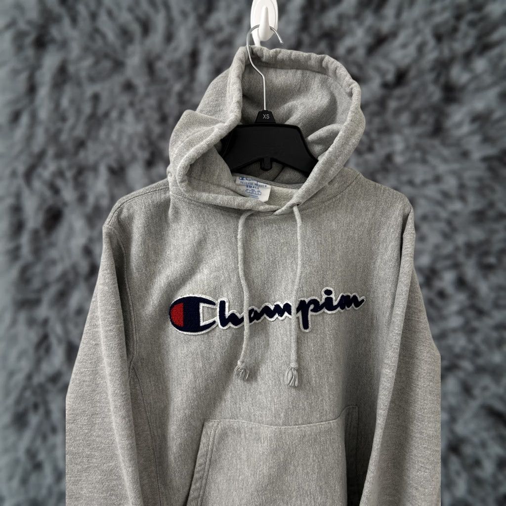 Champion VINTAGE Champion Reverse Weave Hoodie Mens Small Gray Embroidered Spell Out Logo Size US S / EU 44-46 / 1 - 1 Thumbnail