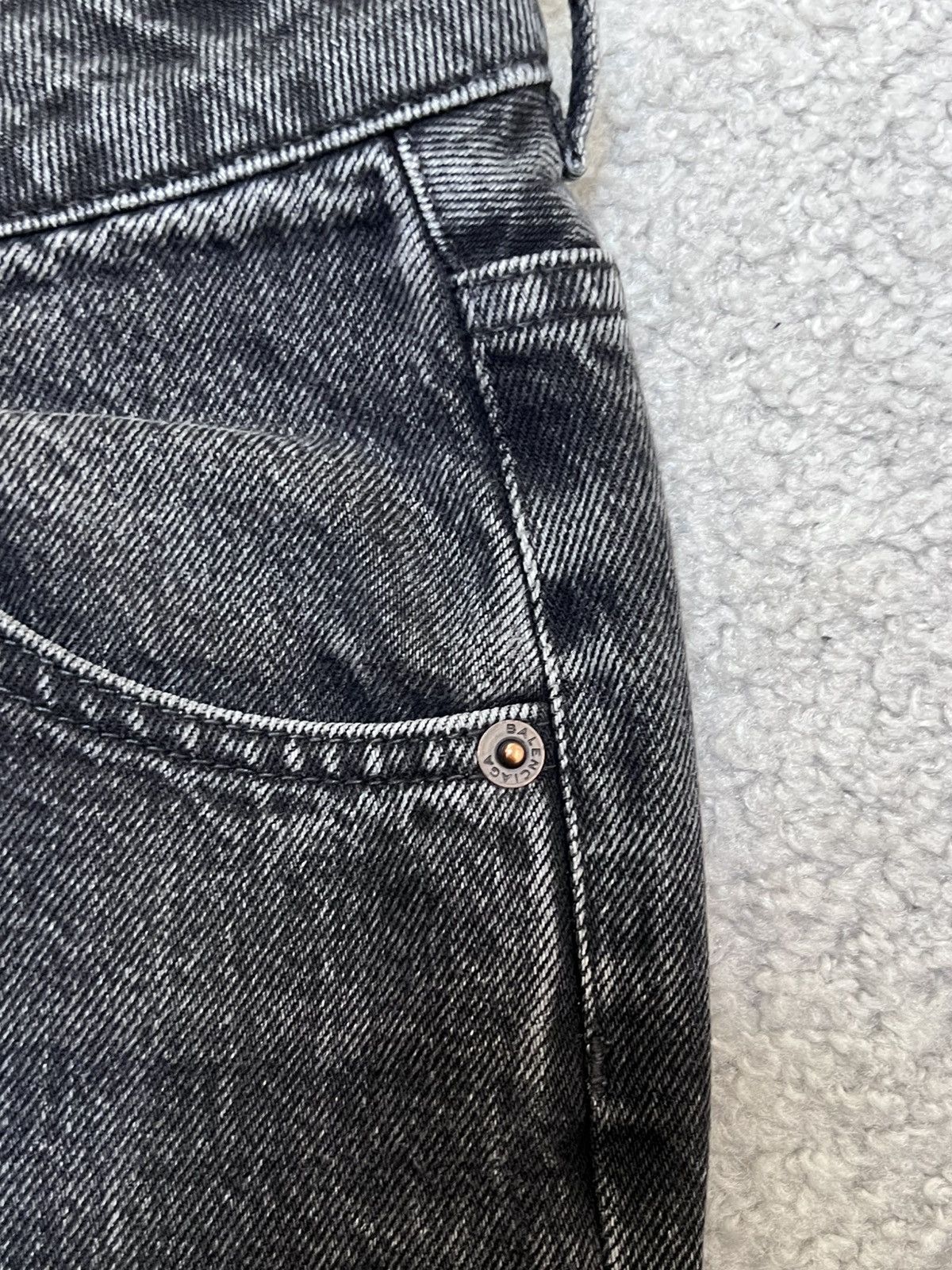 Balenciaga 2017 Balenciaga Archetype Straight Fit Washed Black Jeans Size 27" / US 4 / IT 40 - 8 Thumbnail