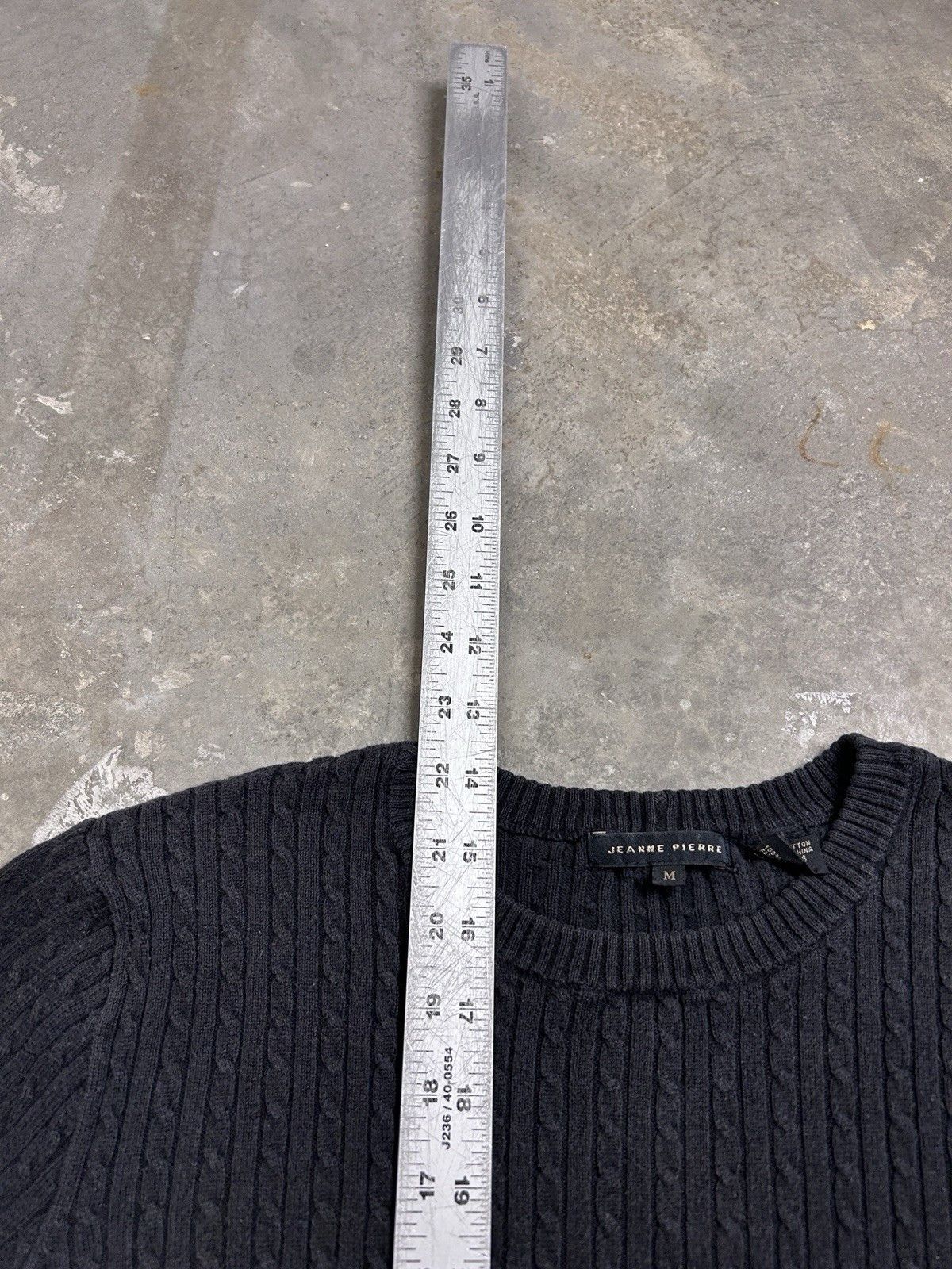 Other Jeanne Pierre Black Cable Knit V‑Neck Sweater Women’s Size M / US 6-8 / IT 42-44 - 4 Thumbnail