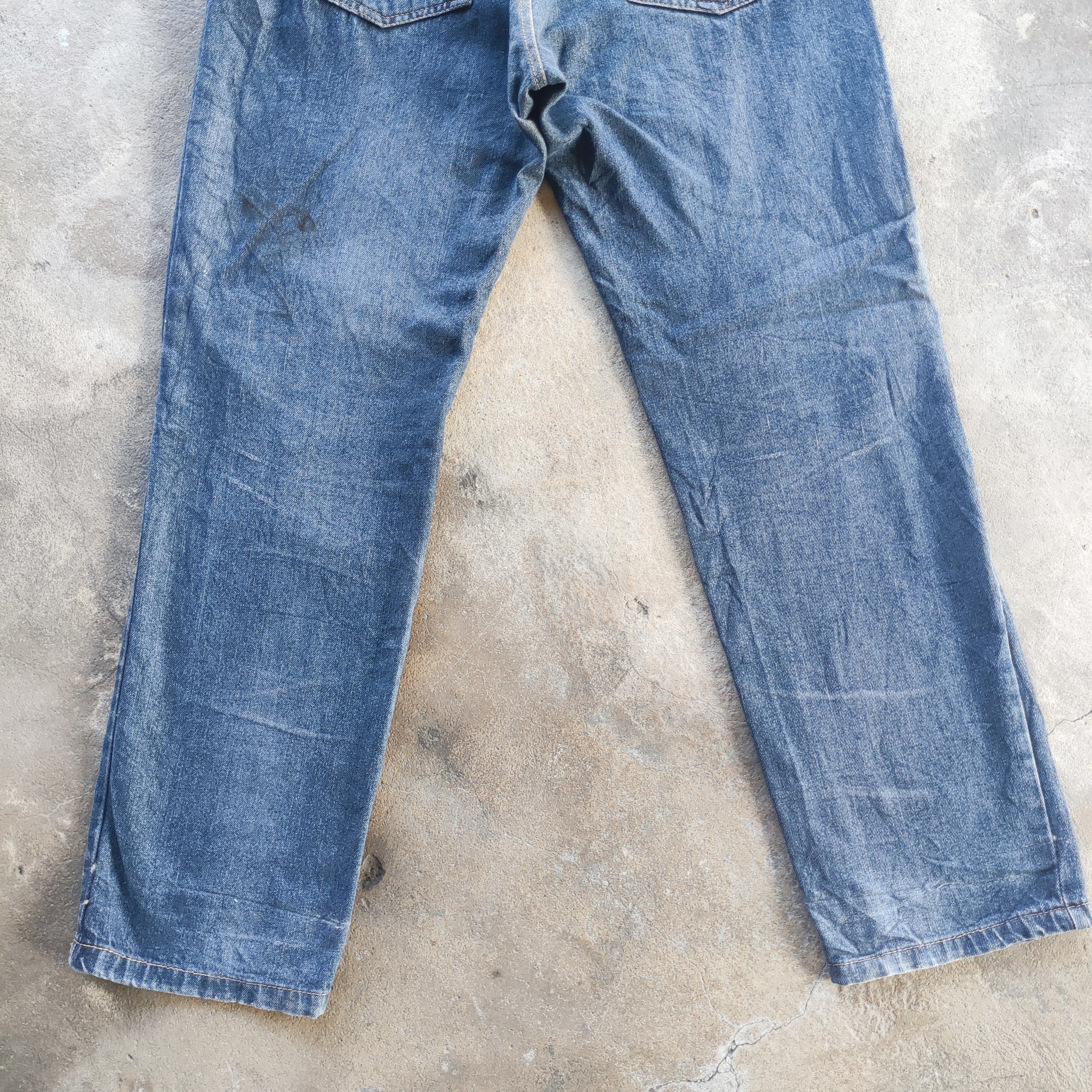 Japanese Brand Vintage Basic Jeans Brand Distressed Faded Pants Size US 33 - 11 Thumbnail