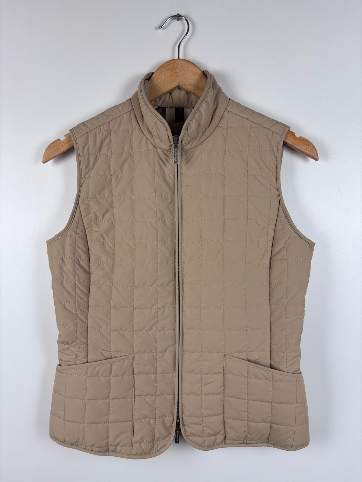 Burberry Burberry London Quilted Vest Jacket Nova Check Lining US 4 Size S / US 4 / IT 40 - 2 Thumbnail