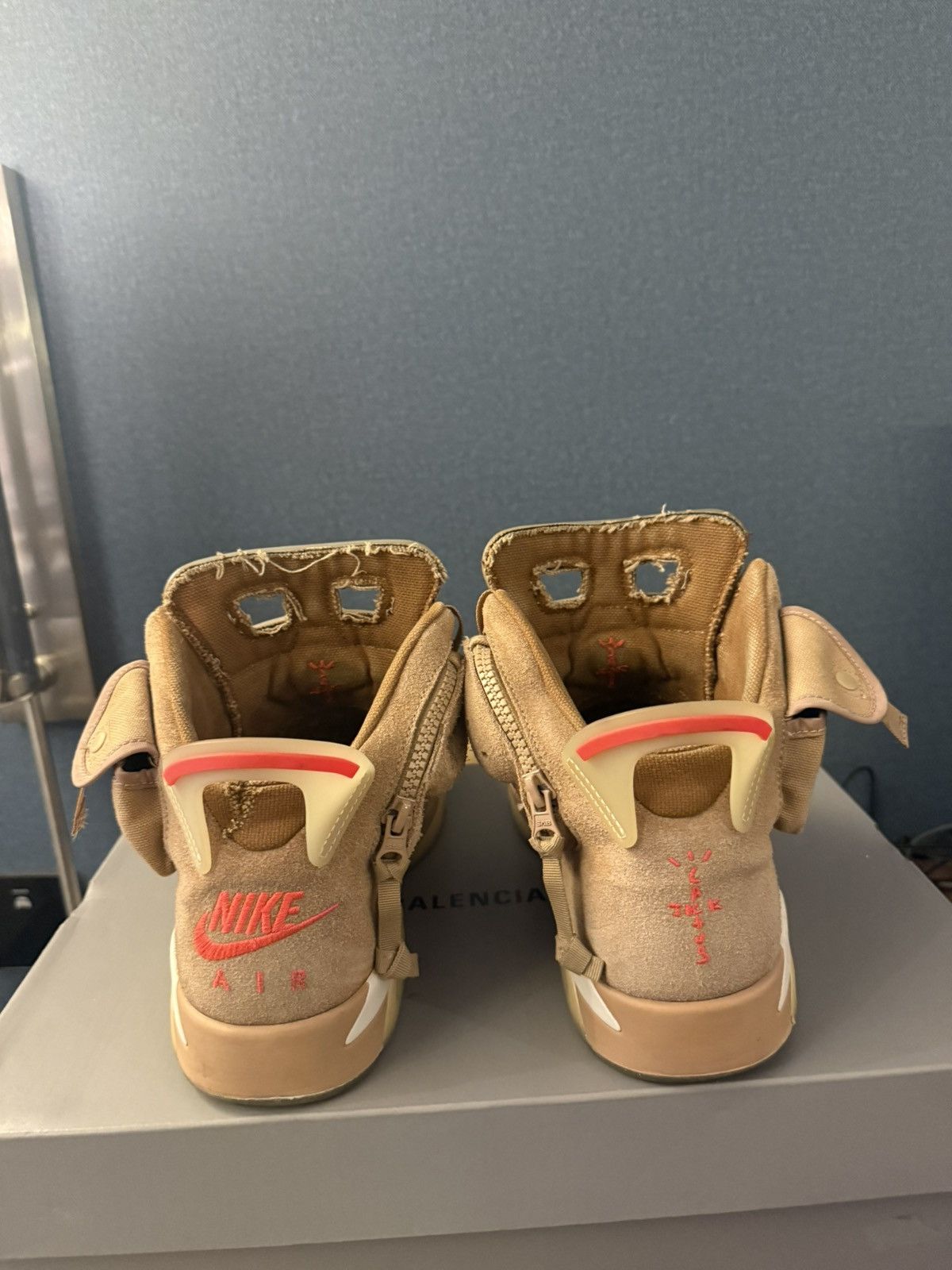 Jordan Brand × Travis Scott AJ 6 ‘British Khaki’ Size US 10.5 / EU 43-44 - 2 Thumbnail