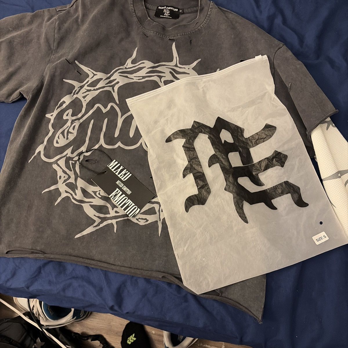 Other Mixed emotion barbed wire longsleeve Size US S / EU 44-46 / 1 - 4 Thumbnail