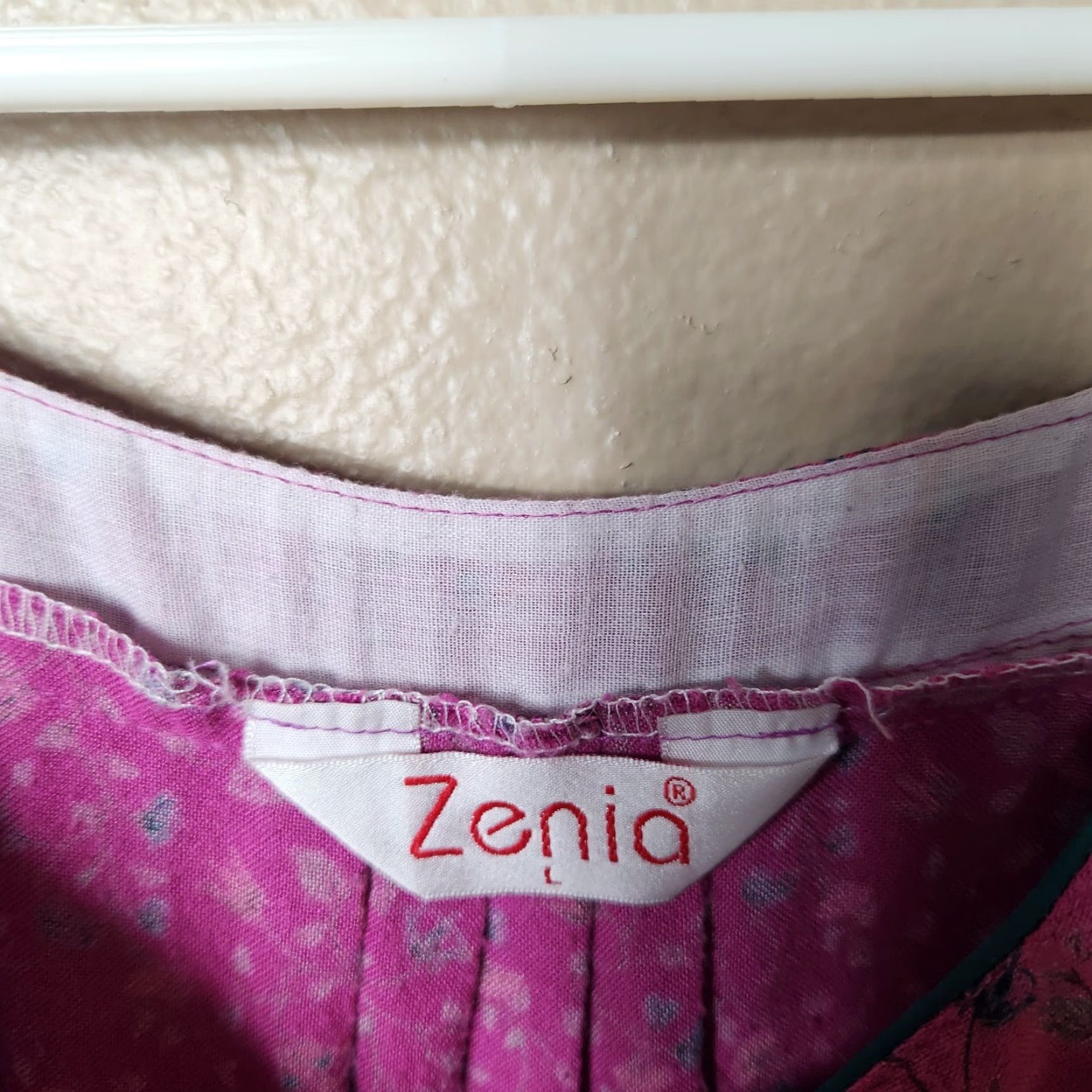 Vintage VINTAGE Zenia Ditsy Floral Dark Fuchsia Short Sleeve Maxi Nightgown-Size L Size 36" / US 14 / IT 50 - 4 Thumbnail