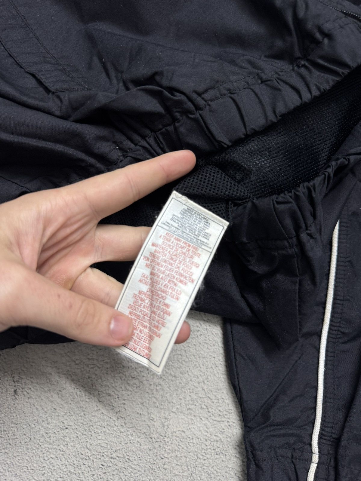 Nike Vintage Y2K Nike Nylon Mini Logo Jacket 00’s Size US L / EU 52-54 / 3 - 9 Thumbnail