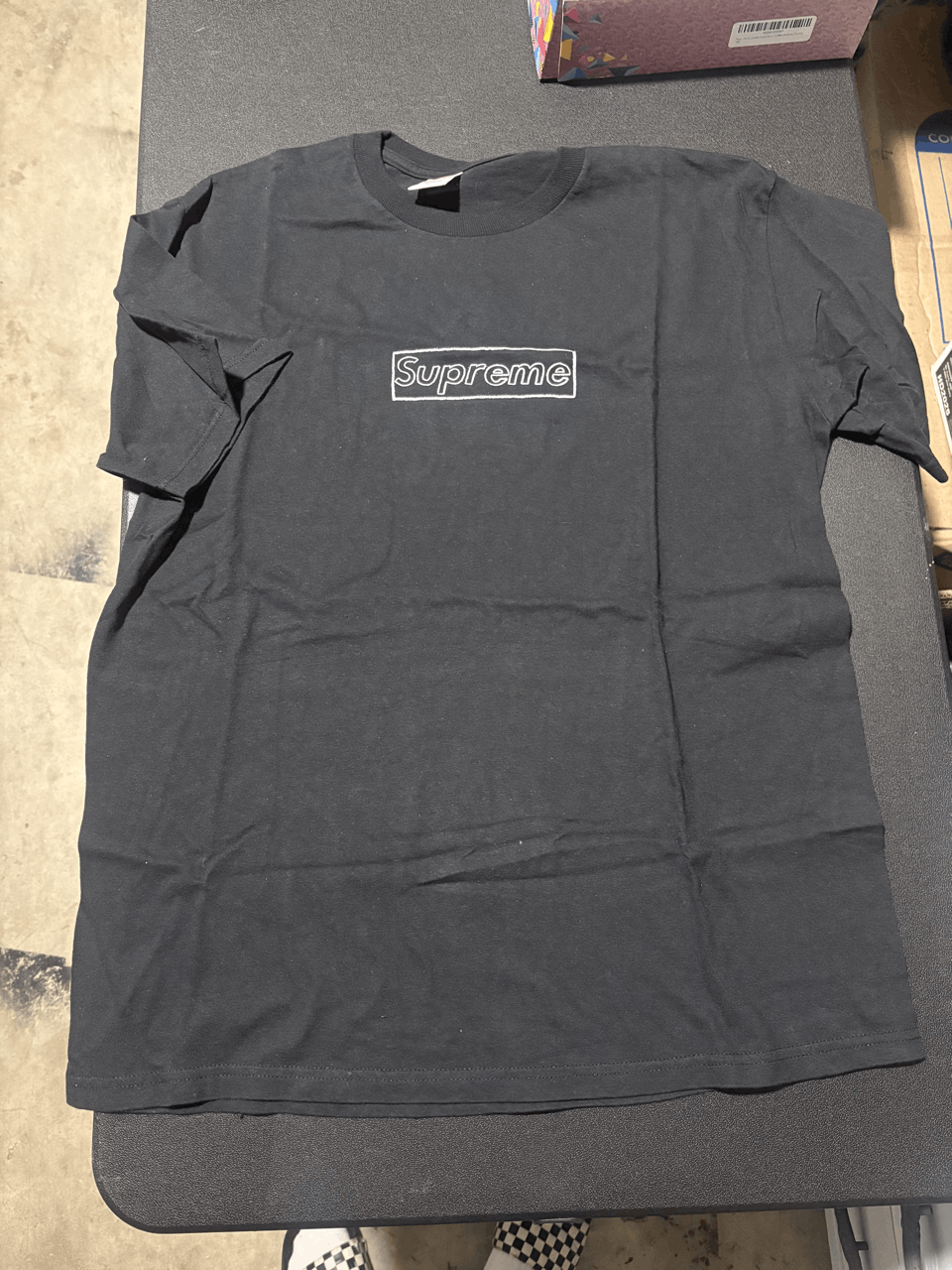 Supreme Supreme KAWS Box Logo Tee Size US L / EU 52-54 / 3 - 1 Thumbnail