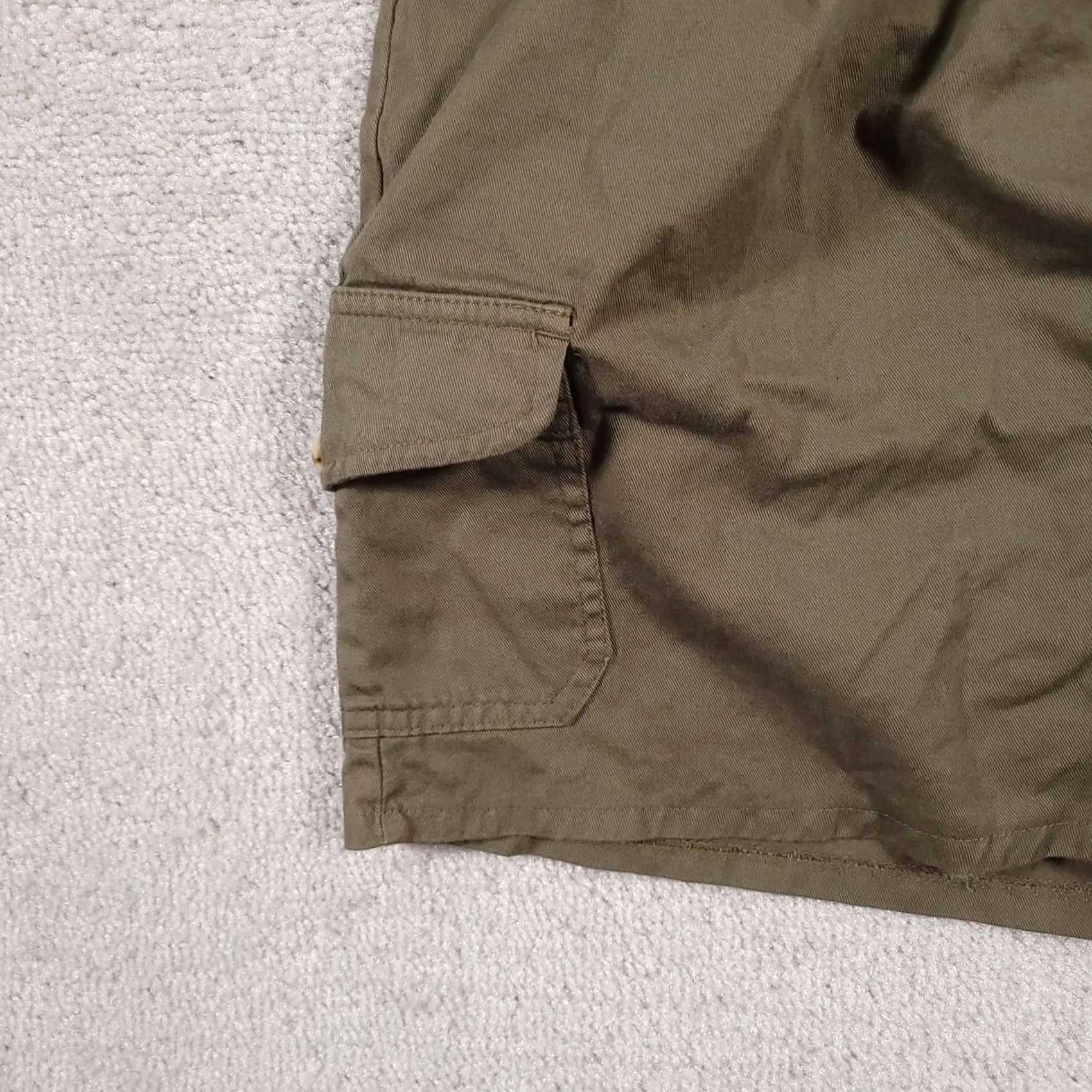 Vintage VINTAGE Cargo 42 Green Shorts Mens Cargo Pocket 90s Hiking Outdoors Camp Run Arounds Casual Travel Summer Spring Fall 7 In Inseam Size US 40 / EU 56 - 5 Thumbnail