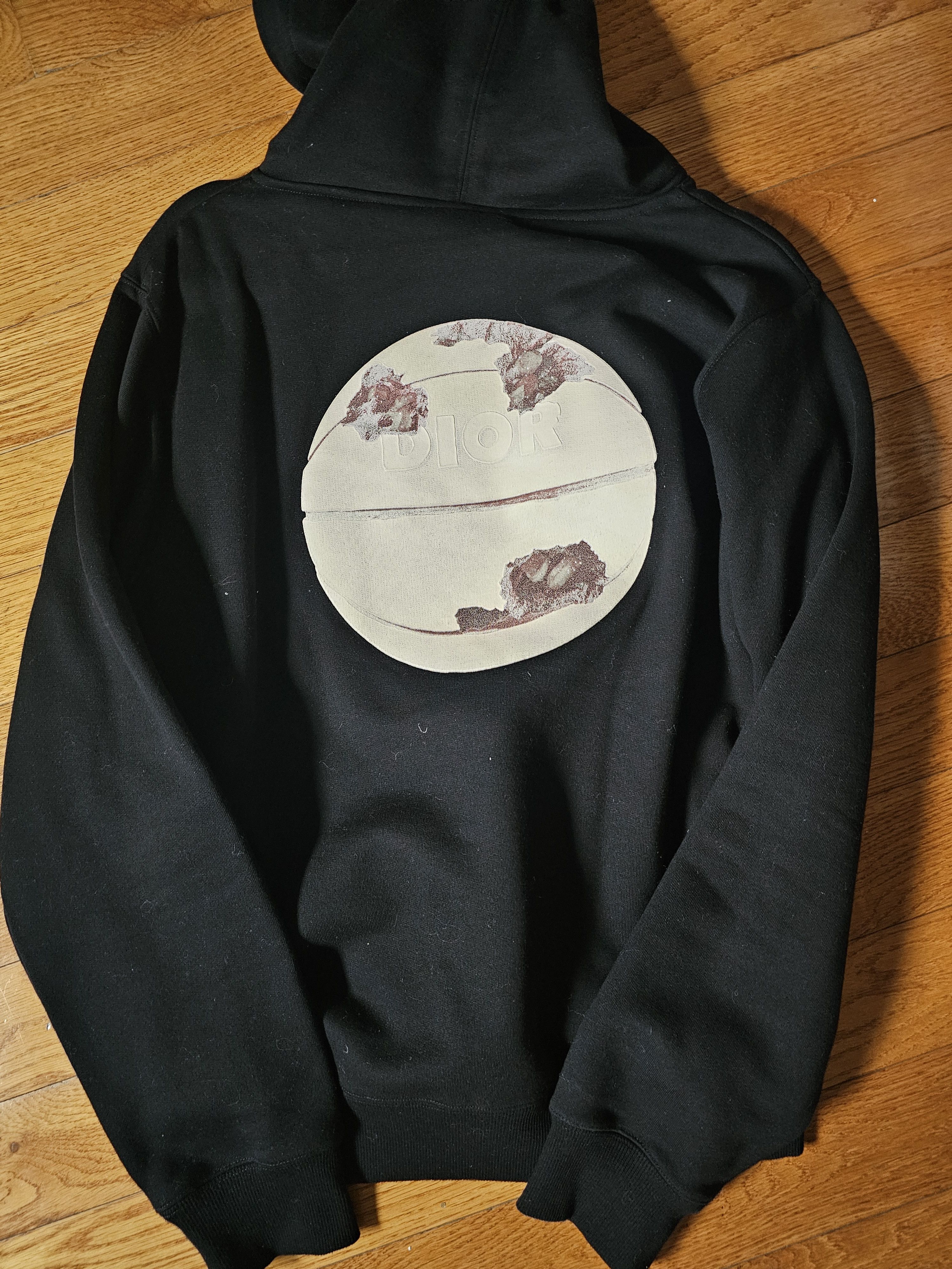 【即完売モデル】DIOR × DANIEL ARSHAM コラボスウェット DIOR SS20 Daniel Arsham Faded 3D Logo Print Crewneck
