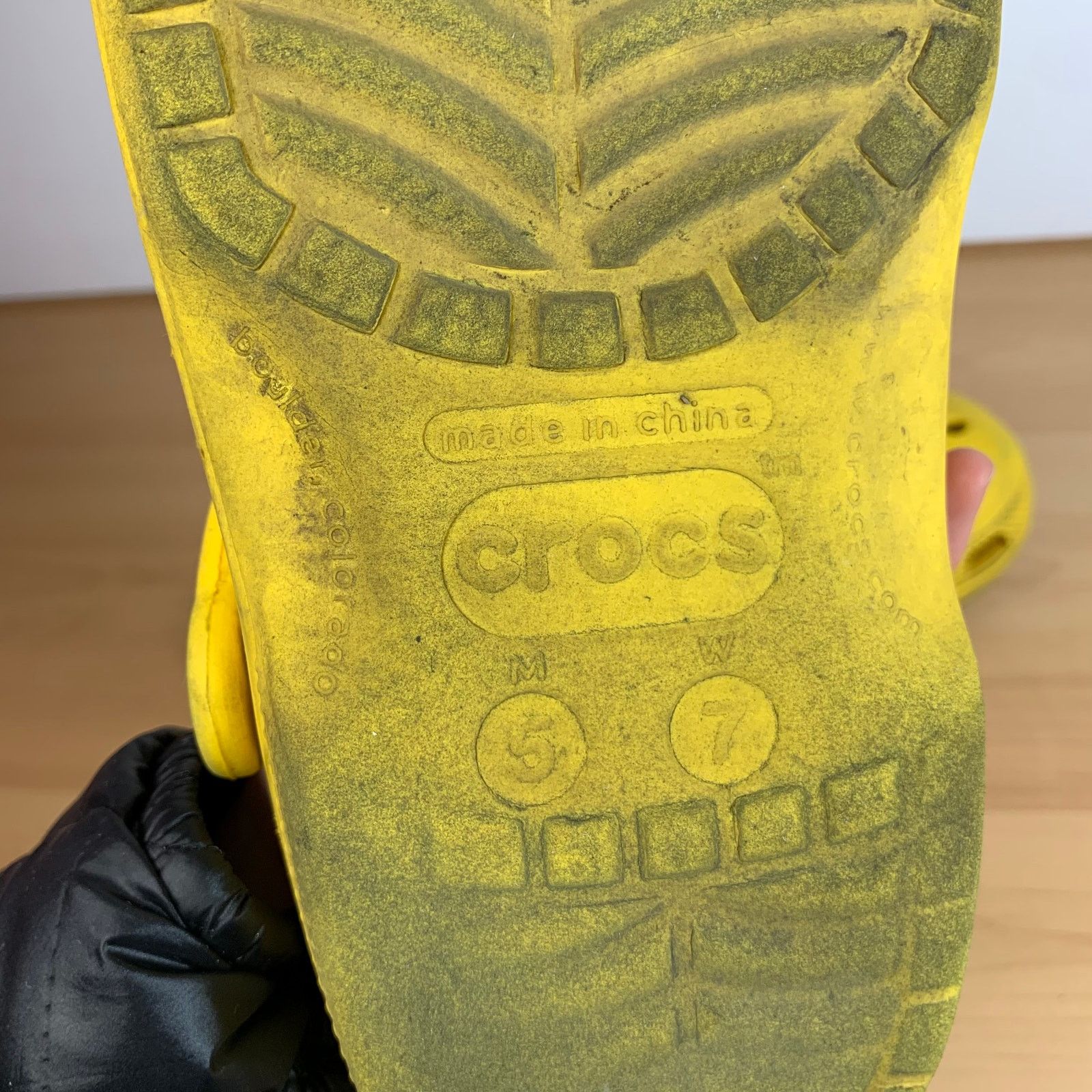 Crocs CROCS Women's Yellow Sandal size 7 Size US 7 / IT 37 - 5 Thumbnail