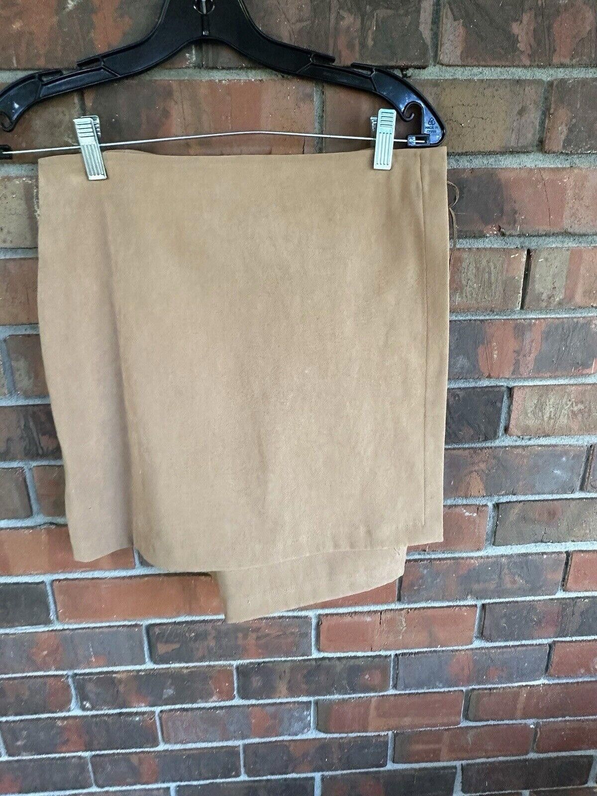 Designer Chic Tan Mini Skirt with Tie Detail Size 36" / US 14 / IT 50 - 1 Thumbnail