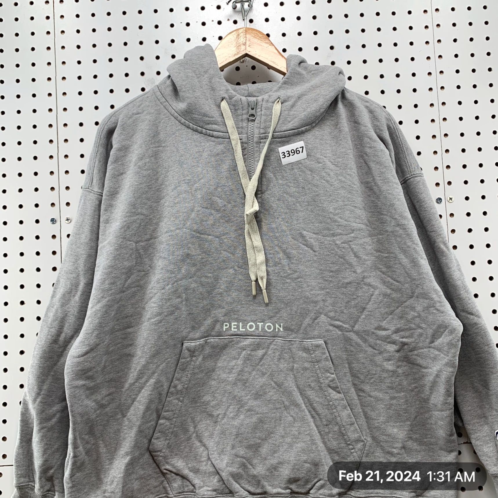 Vintage Peloton Hoodie Mens Large Gray Active Sweatshirt Pullover Workout Cycle 25x26 Size US L / EU 52-54 / 3 - 6 Thumbnail