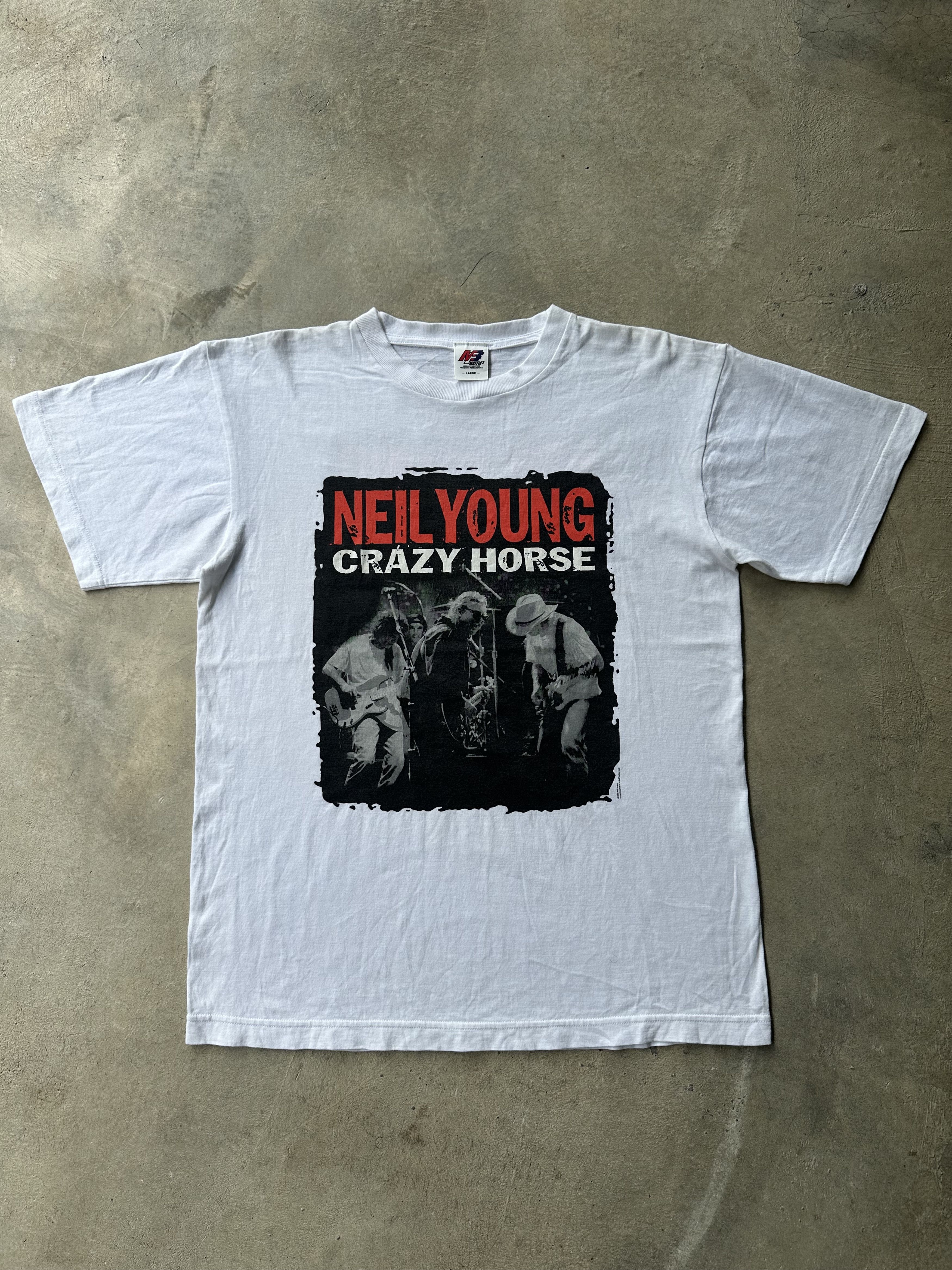 Band Tees Vintage Neil Young & Crazy Horse 2001 Tour T-shirt Size US L / EU 52-54 / 3 - 1 Thumbnail