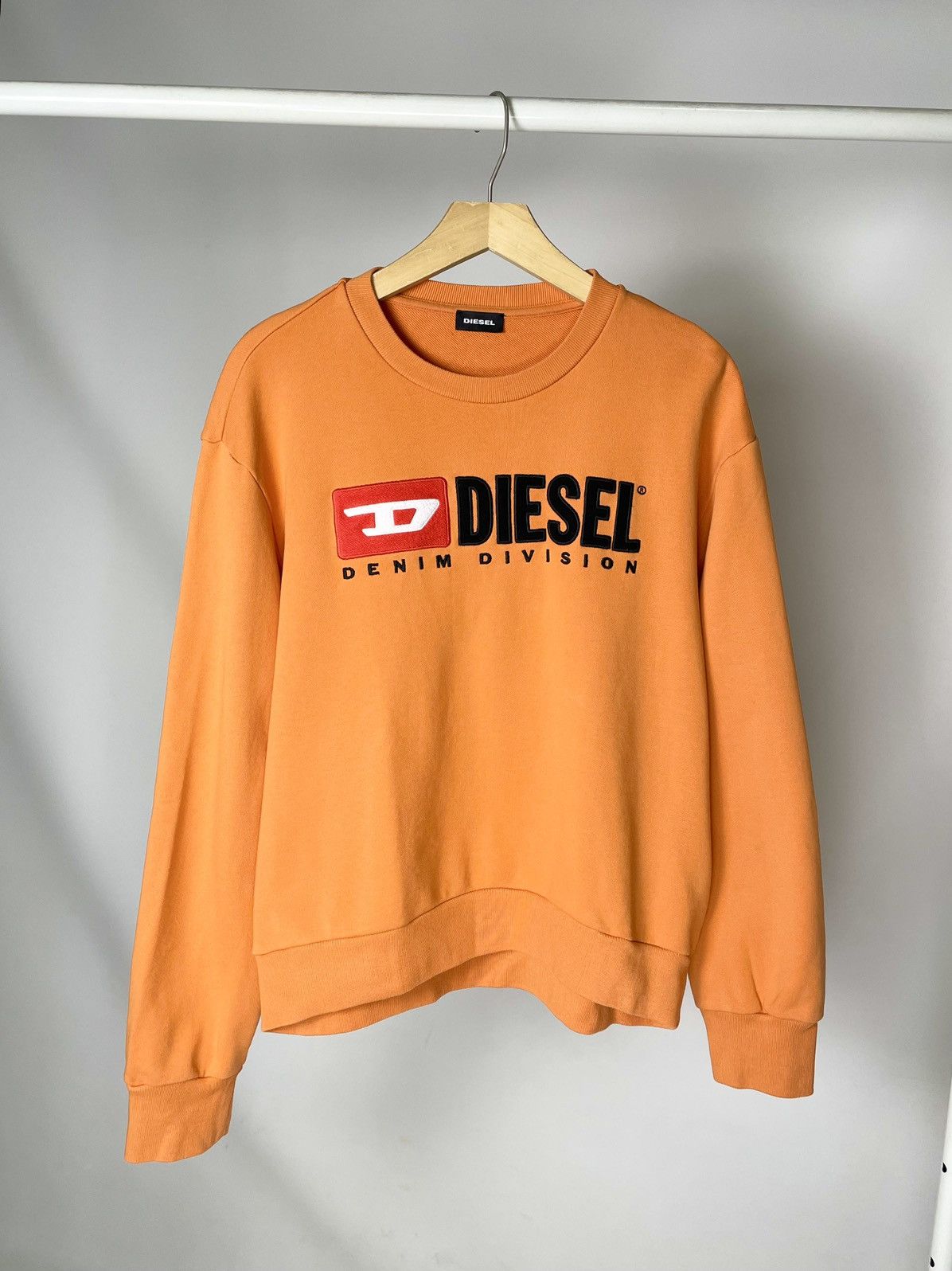 Diesel Diesel 🌹 D Logo Orange Crewneck Sweatshirt Size US S / EU 44-46 / 1 - 1 Thumbnail