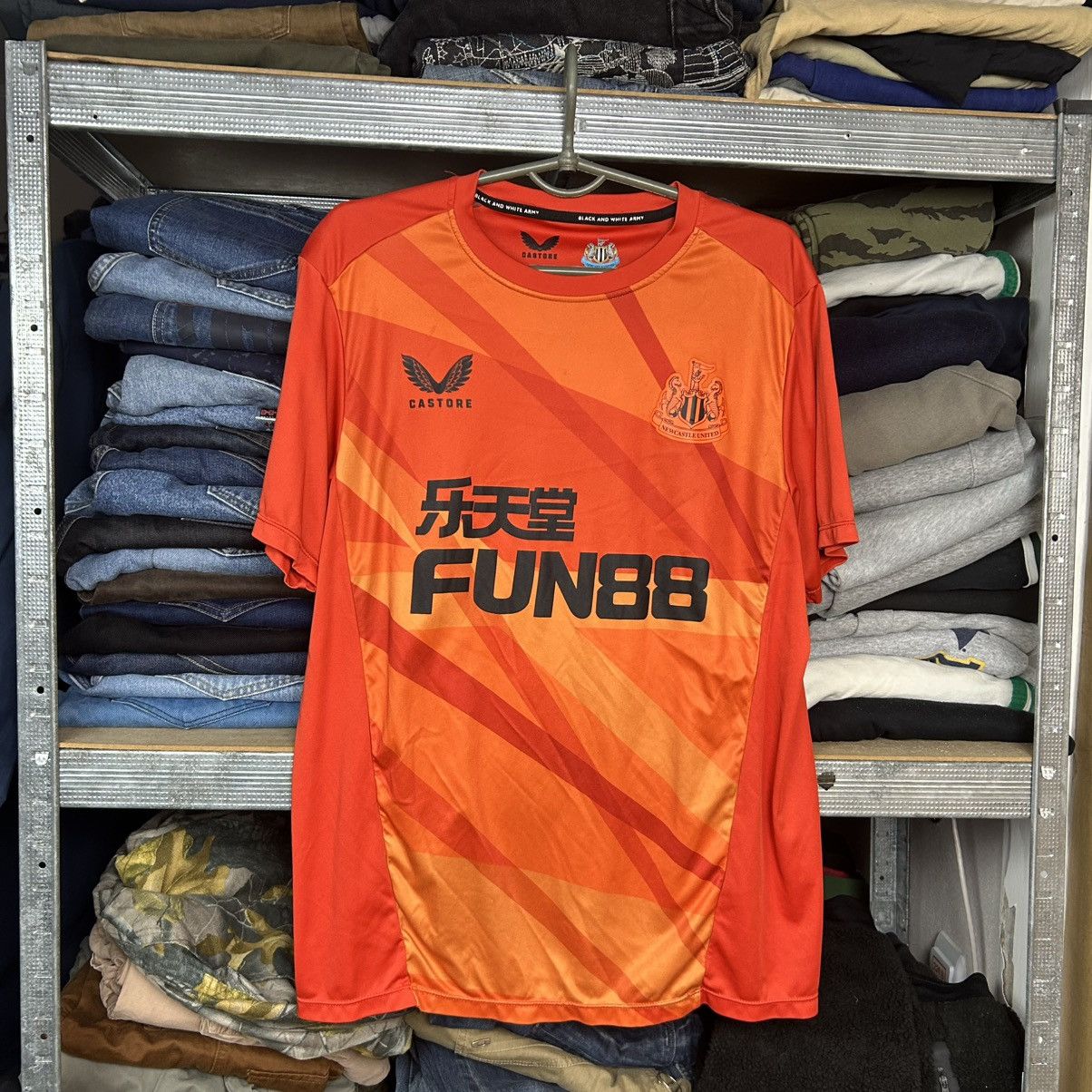 Castore Mens Castore FC Newcastle United home soccer jersey Size US L / EU 52-54 / 3 - 1 Thumbnail