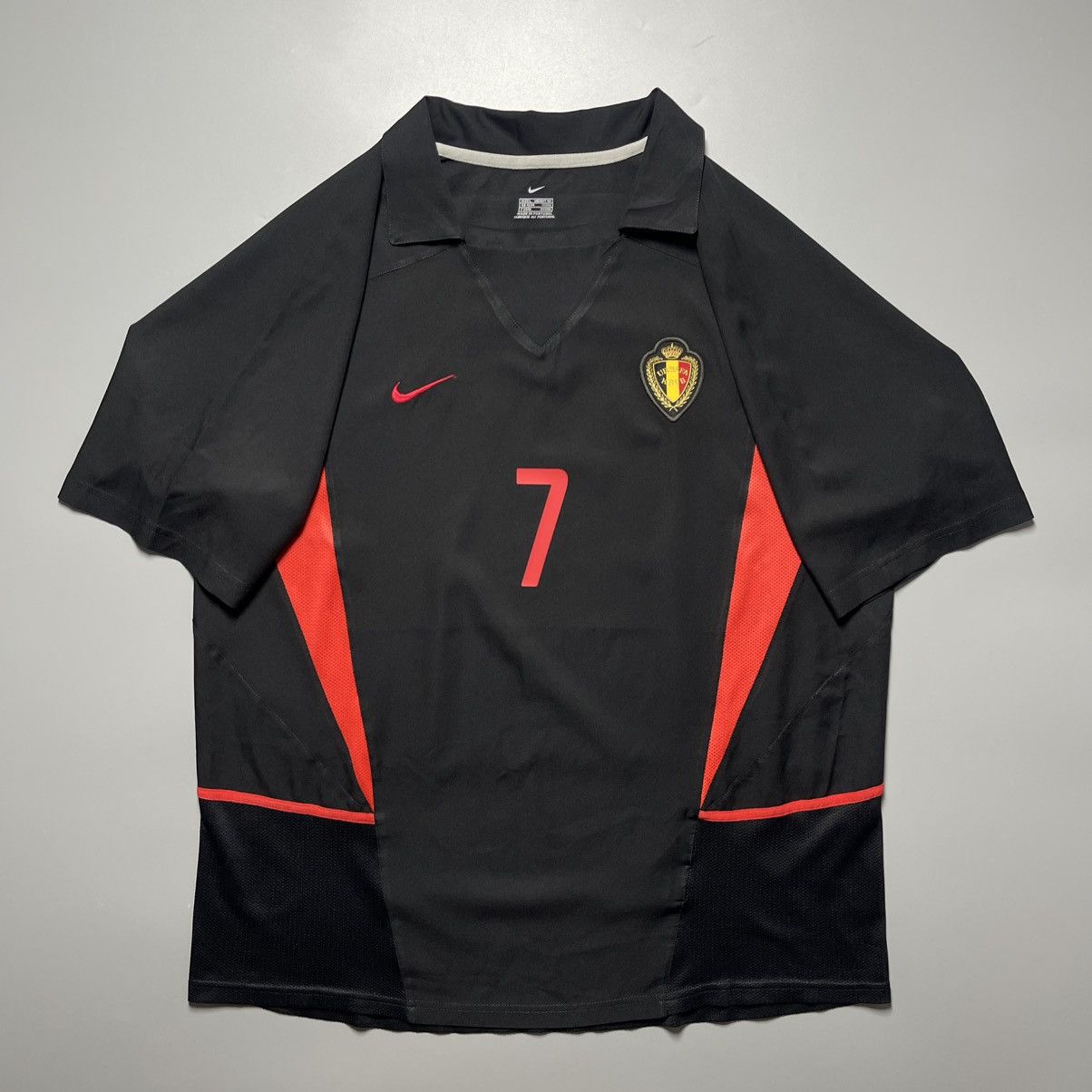 Nike BELGIUM NIKE 2002/2003 FOOTBALL AWAY JERSEY #7 MARC WILMOTS Size US L / EU 52-54 / 3 - 2 Thumbnail