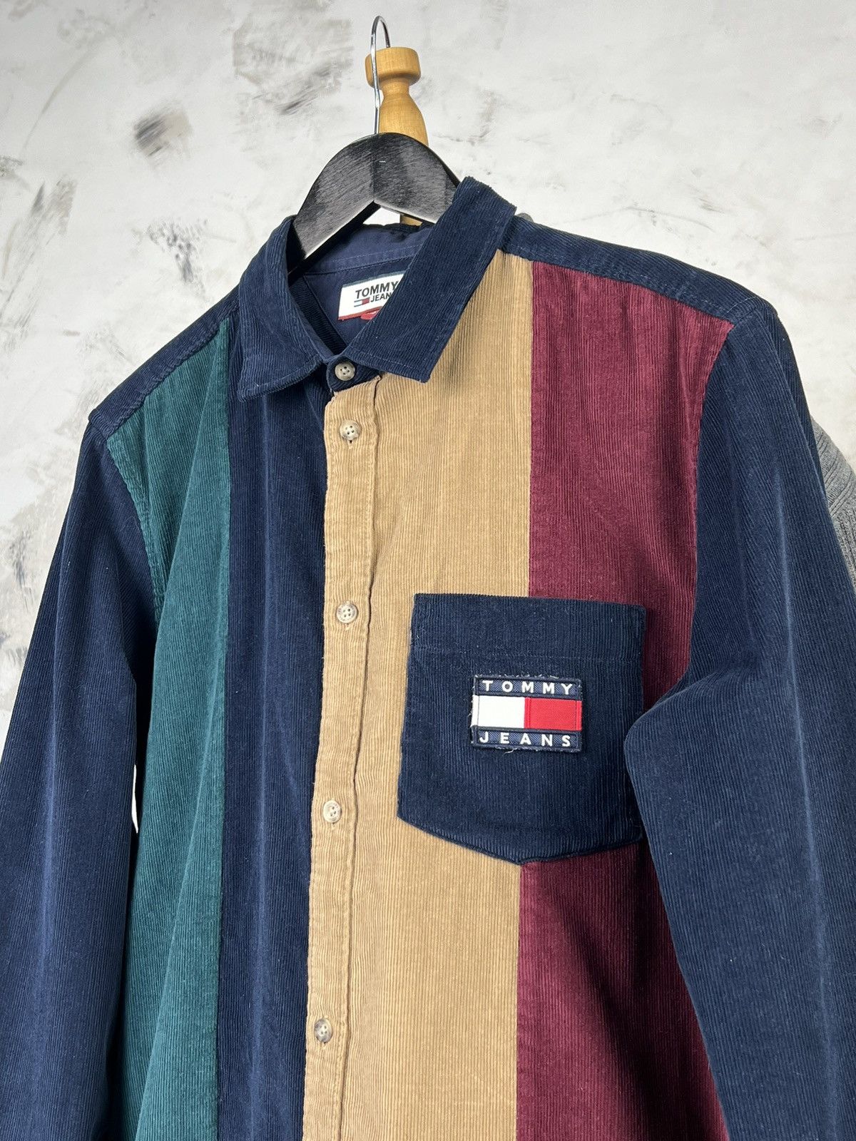 Tommy Hilfiger Tommy Jeans Colorblock Corduroy Shirt Size M Size US M / EU 48-50 / 2 - 3 Thumbnail
