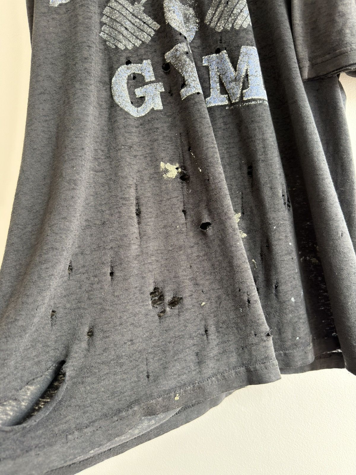 Vintage *RARE* 1990s WORLD GYM BODYBUILDING HARDCORE THRASHED TEE Size US XXL / EU 58 / 5 - 2 Thumbnail