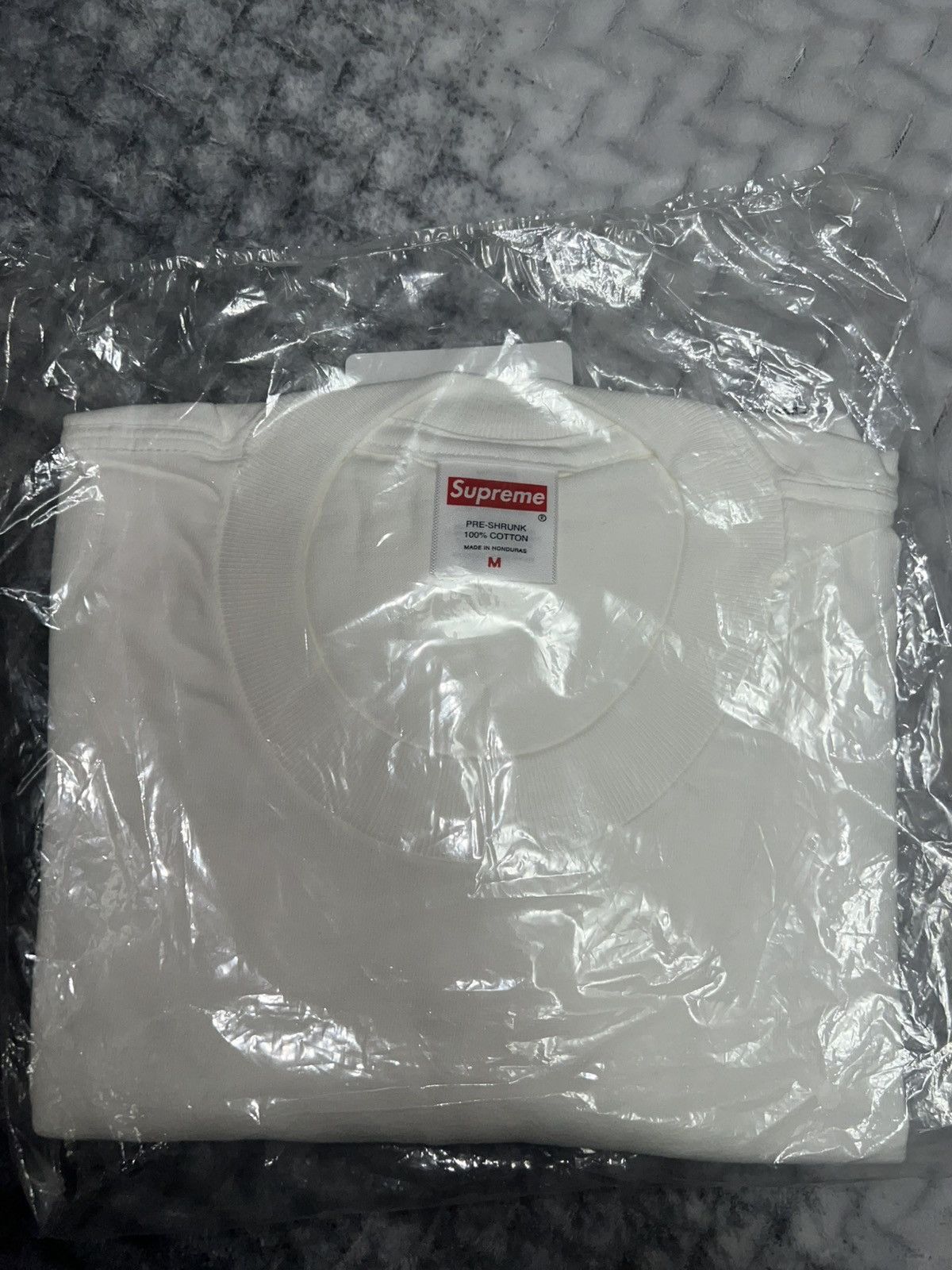 Supreme Supreme Grinch Tee Size US M / EU 48-50 / 2 - 4 Thumbnail