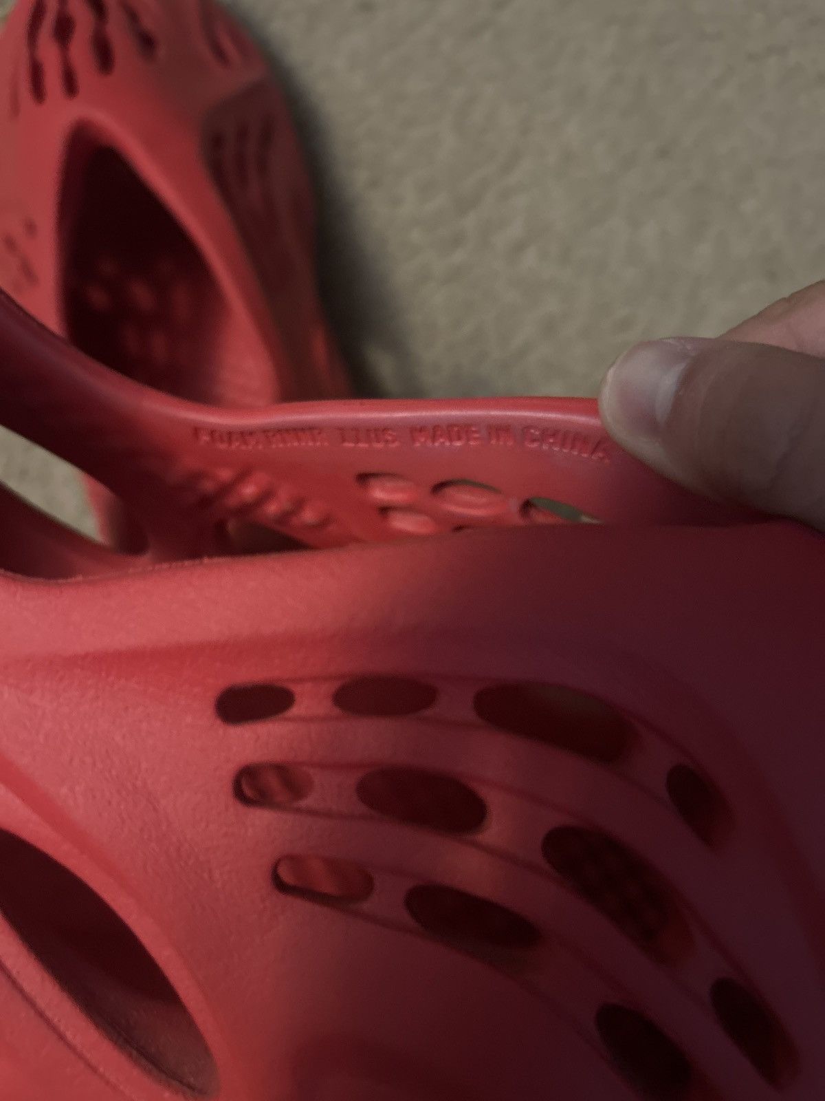 Kanye West Yeezy Foam Runners vermillion Size US 11 / EU 44 - 13 Thumbnail