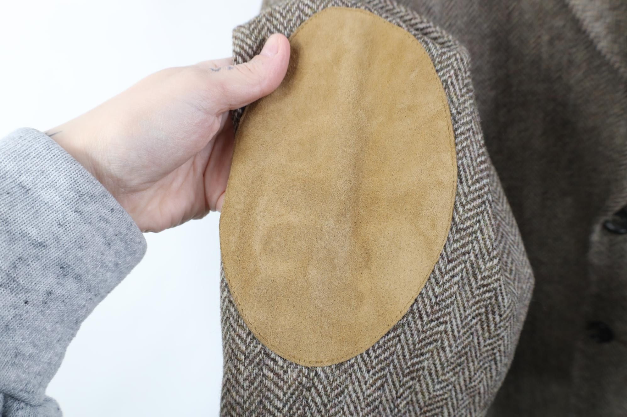 Vintage Vintage 90s Herringbone Suede Elbow Patch Blazer Suit Jacket Size US XXL / EU 58 / 5 - 5 Thumbnail