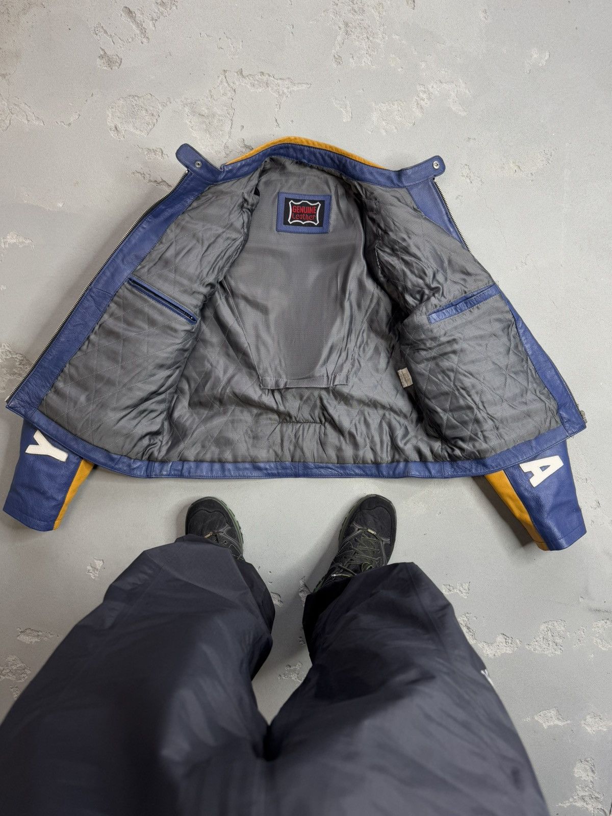 Other VINTAGE RACING LEATHER JACKET V/46 VALENTINO ROSSI STYLE Size US XXL / EU 58 / 5 - 13 Thumbnail