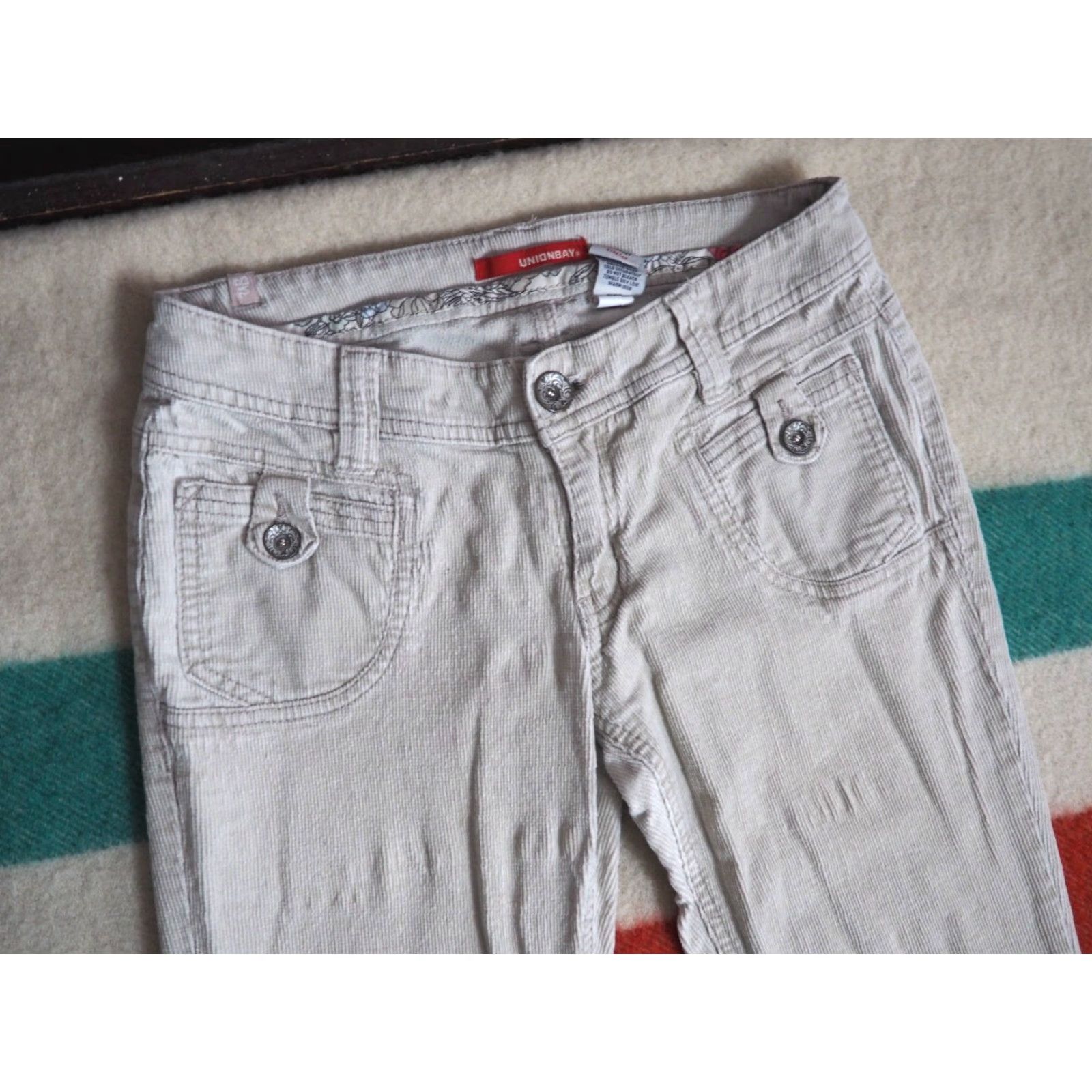 Vintage VINTAGE Union Bay Beige Corduroy Low Rise 28x31 Flare Womens Pants Size 28" / US 6 / IT 42 - 3 Thumbnail