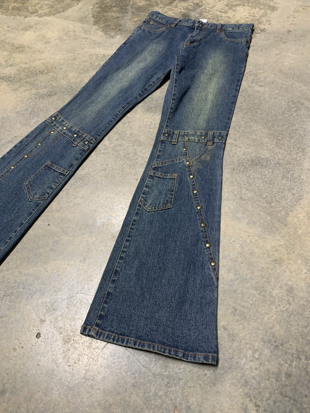 If Six Was Nine Flare studd jean JKG JEAN Size US 28 / EU 44 - 3 Thumbnail