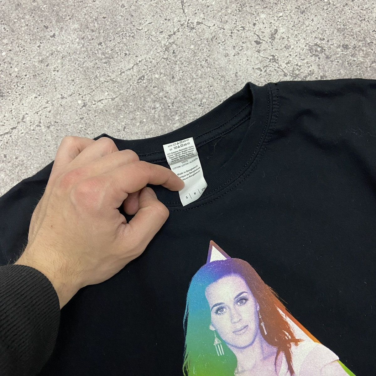 Band Tees Katy Perry Prismatic World Tour tee y2k Pop music Singer Size US S / EU 44-46 / 1 - 7 Thumbnail
