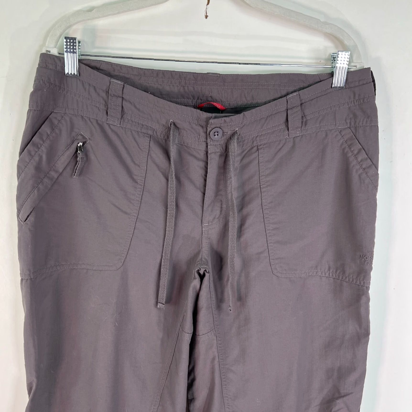 The North Face The North Face Womens Nylon Drawstring Convertible Gray Pants 36 Inseam 30 36X30 Size 14 Urban Cargo Flat Front Relaxed Mens Womens Size 36" / US 14 / IT 50 - 2 Thumbnail
