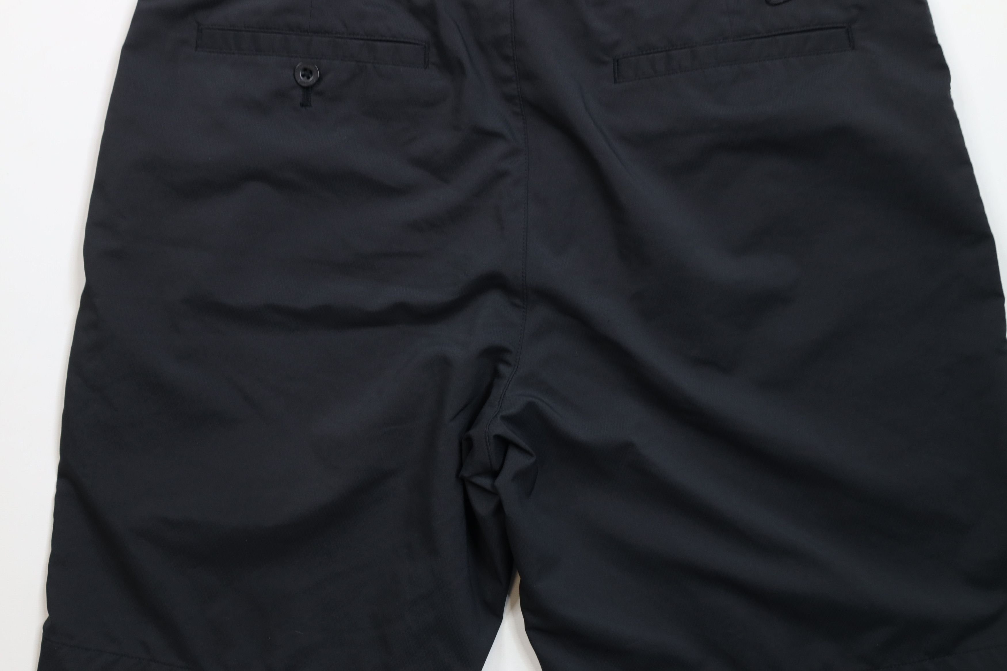 Nike × Vintage Nike Golf Flat Front Tech Golfing Golf Chino Shorts Black Size US 34 / EU 50 - 9 Thumbnail