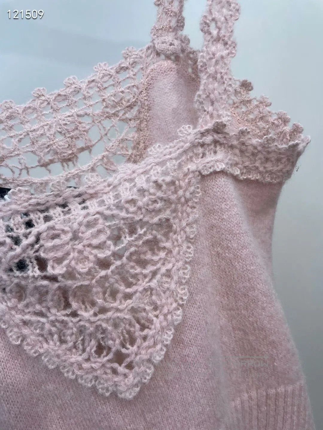 Chanel Chanel 25B Pink Crochet Camisole. Size XXS / US 00 / IT 34 - 3 Thumbnail