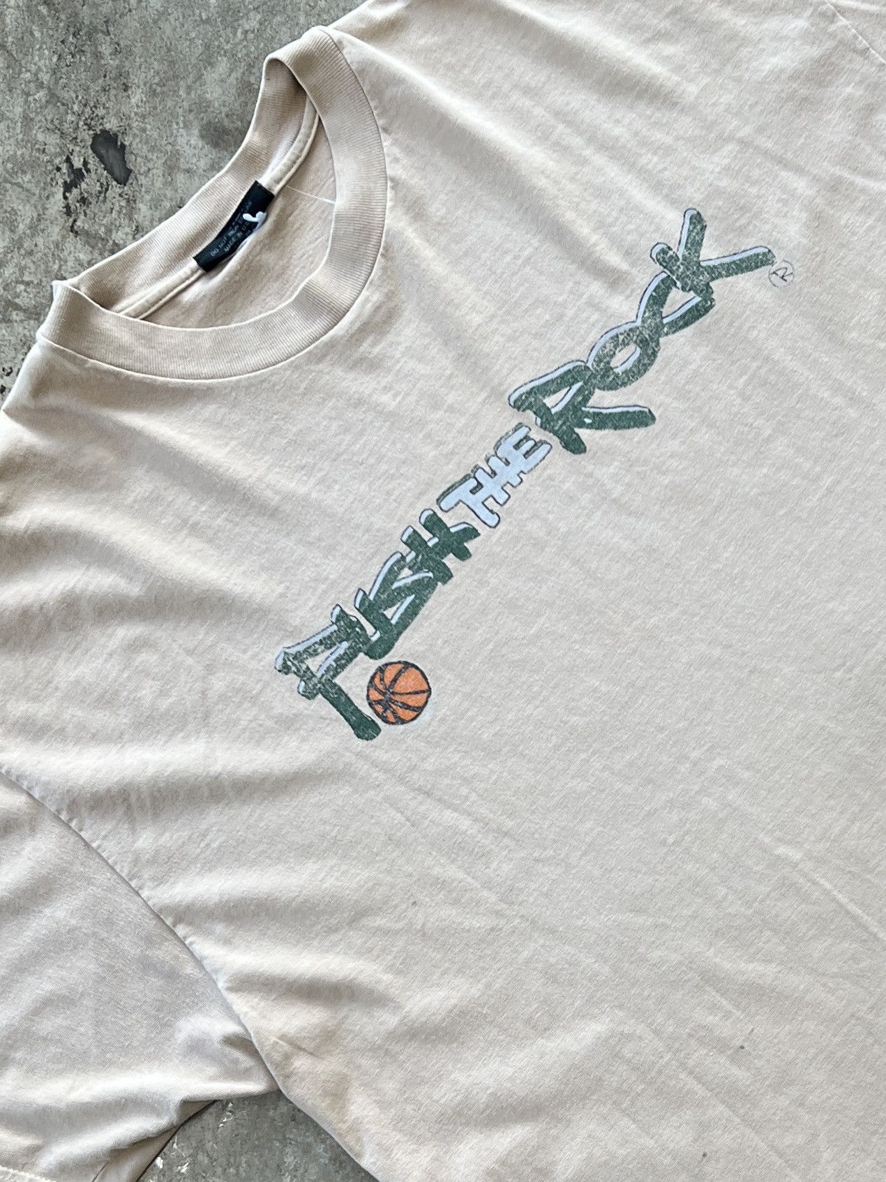 Vintage Vintage Y2K Push The Rock Basketball Tee 2XL Size US XXL / EU 58 / 5 - 2 Thumbnail