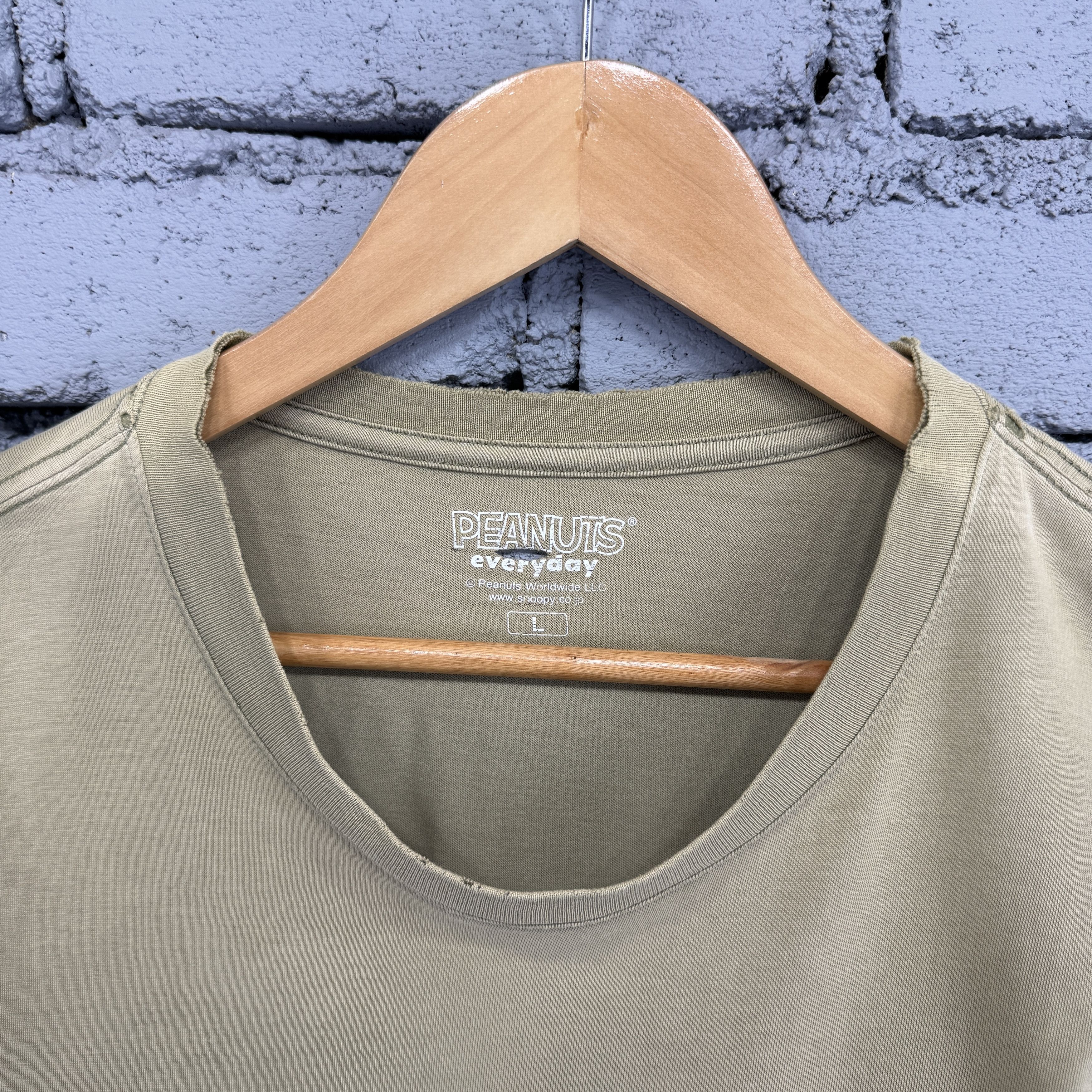 Kaws × Peanuts × Uniqlo UNIQLO Peanuts UT "Karate Boot!" Sunfaded Tshirt Size US L / EU 52-54 / 3 - 4 Thumbnail