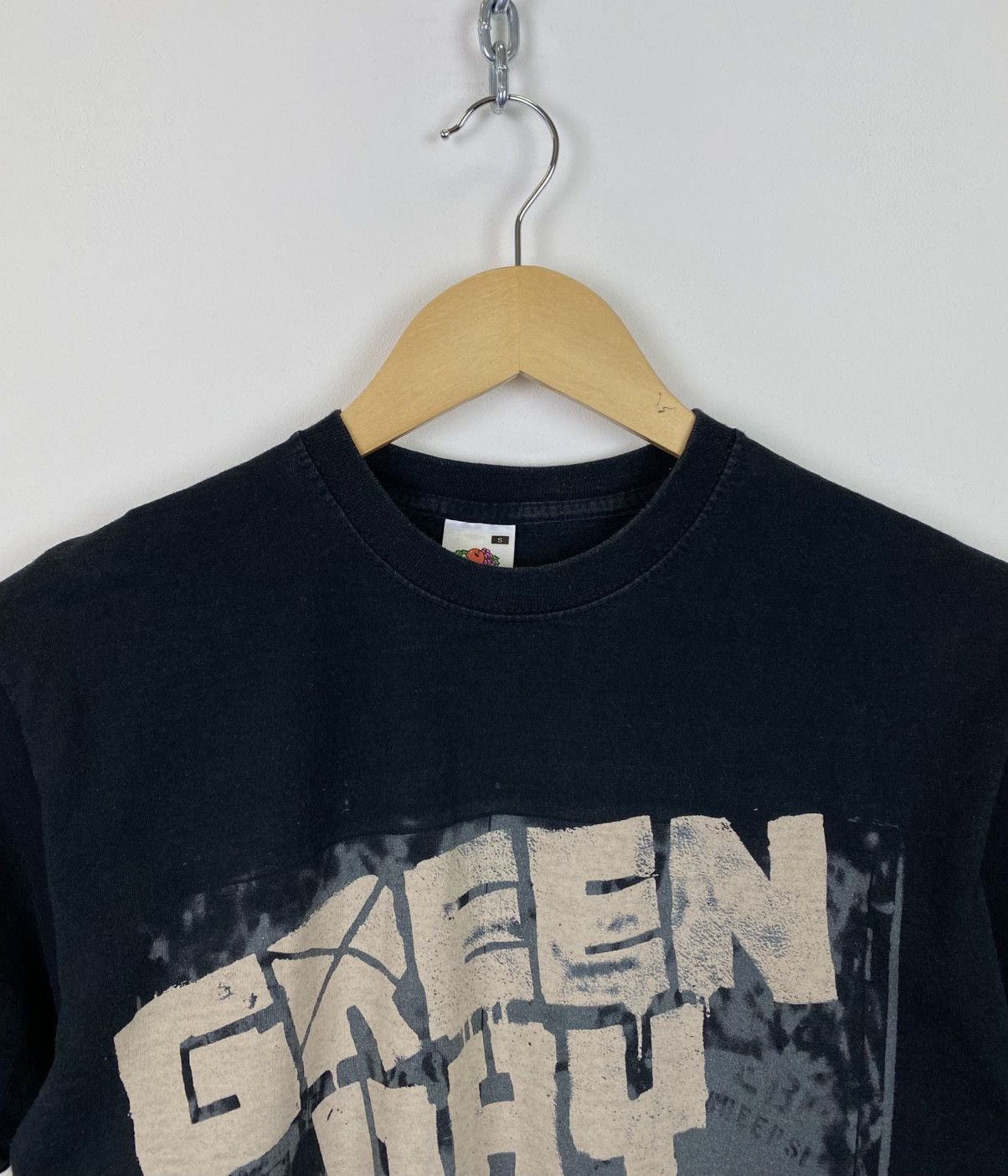 Band Tees Fruit of the Loom Green Day Rock Band Tour T-Shirt Black Top Size US S / EU 44-46 / 1 - 2 Thumbnail
