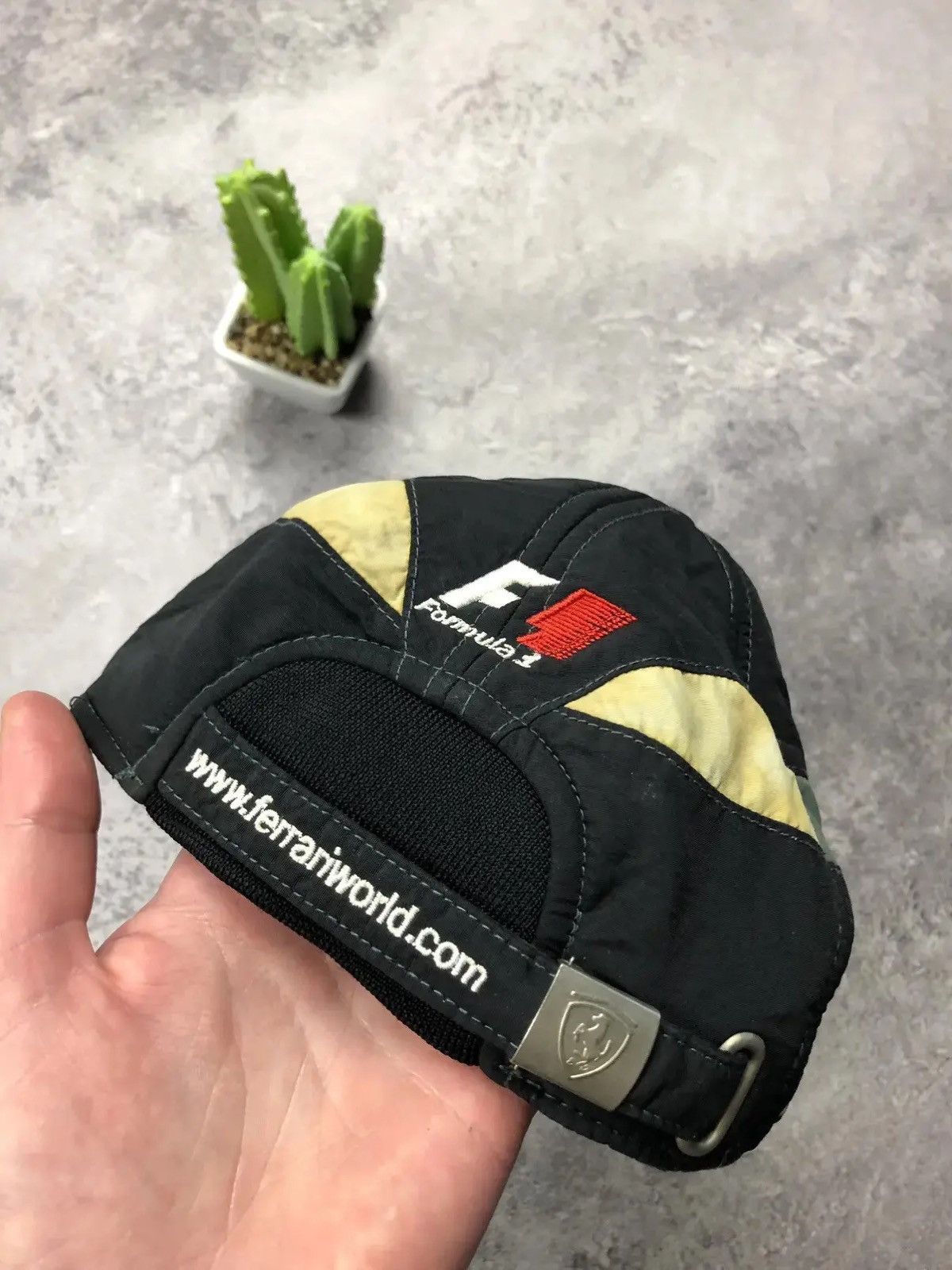 Ferrari FERRARI Vintage Fleece Cap F1 Streetwear Racing Big Logo Size ONE SIZE - 5 Thumbnail