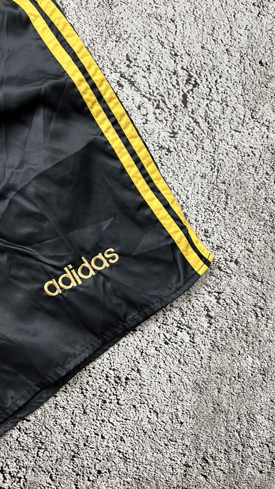 Adidas Vtg 80-90’s Adidas originals vintage nylon shorts Size US 32 / EU 48 - 2 Thumbnail