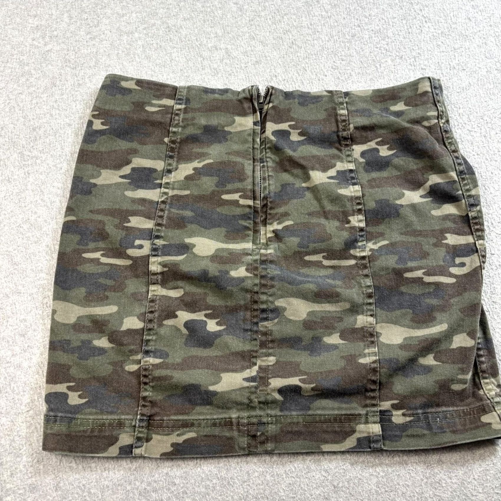 Free People Free People Mini Skirt Women 6 Green Camouflage Stretch Military Boho Grunge Y2K Size 30" / US 8 / IT 44 - 2 Thumbnail