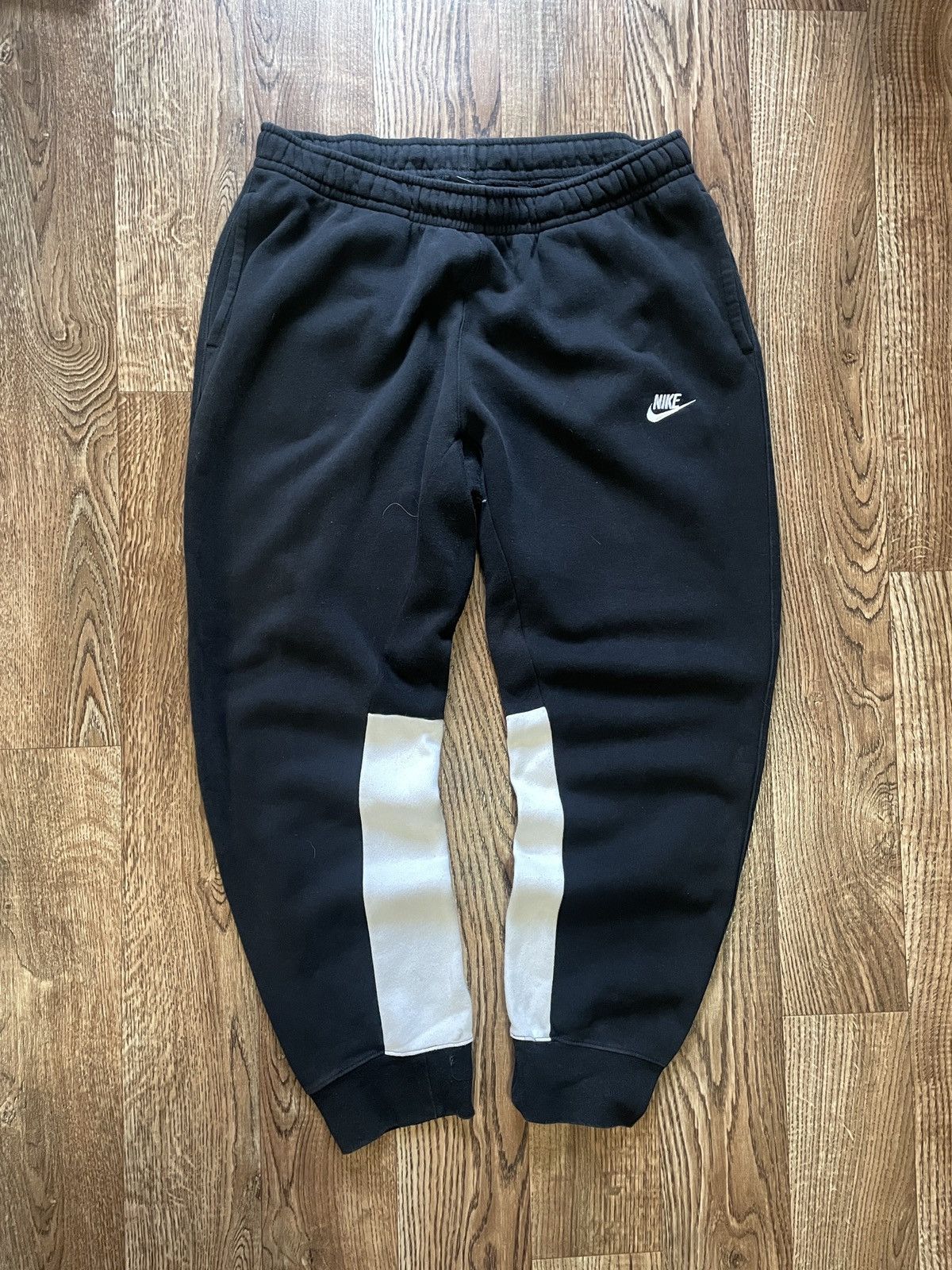 Nike Vintage Y2K Nike Sweatpants Baggy size XL Size US 36 / EU 52 - 1 Thumbnail