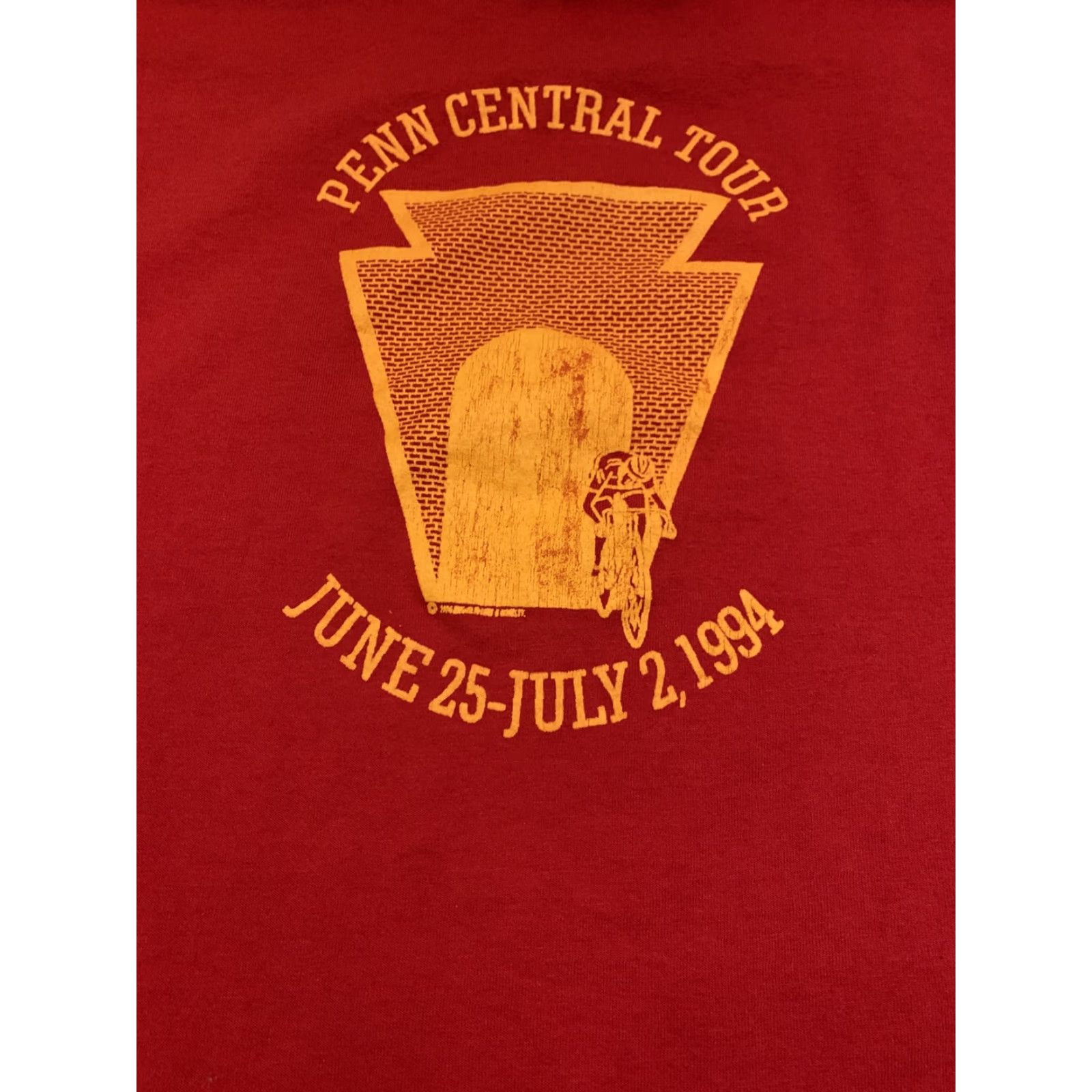 Penn VINTAGE Penn Central Bicycle Tour 1994 Wayfarers T Shirt Sz L Red Adults Mens Single Stitch Shirt 90s Size US L / EU 52-54 / 3 - 6 Thumbnail