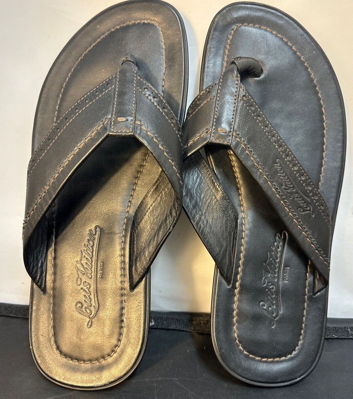 Louis Vuitton Louis Vuitton Brown Leather Thong Sandals Size  display picture 1