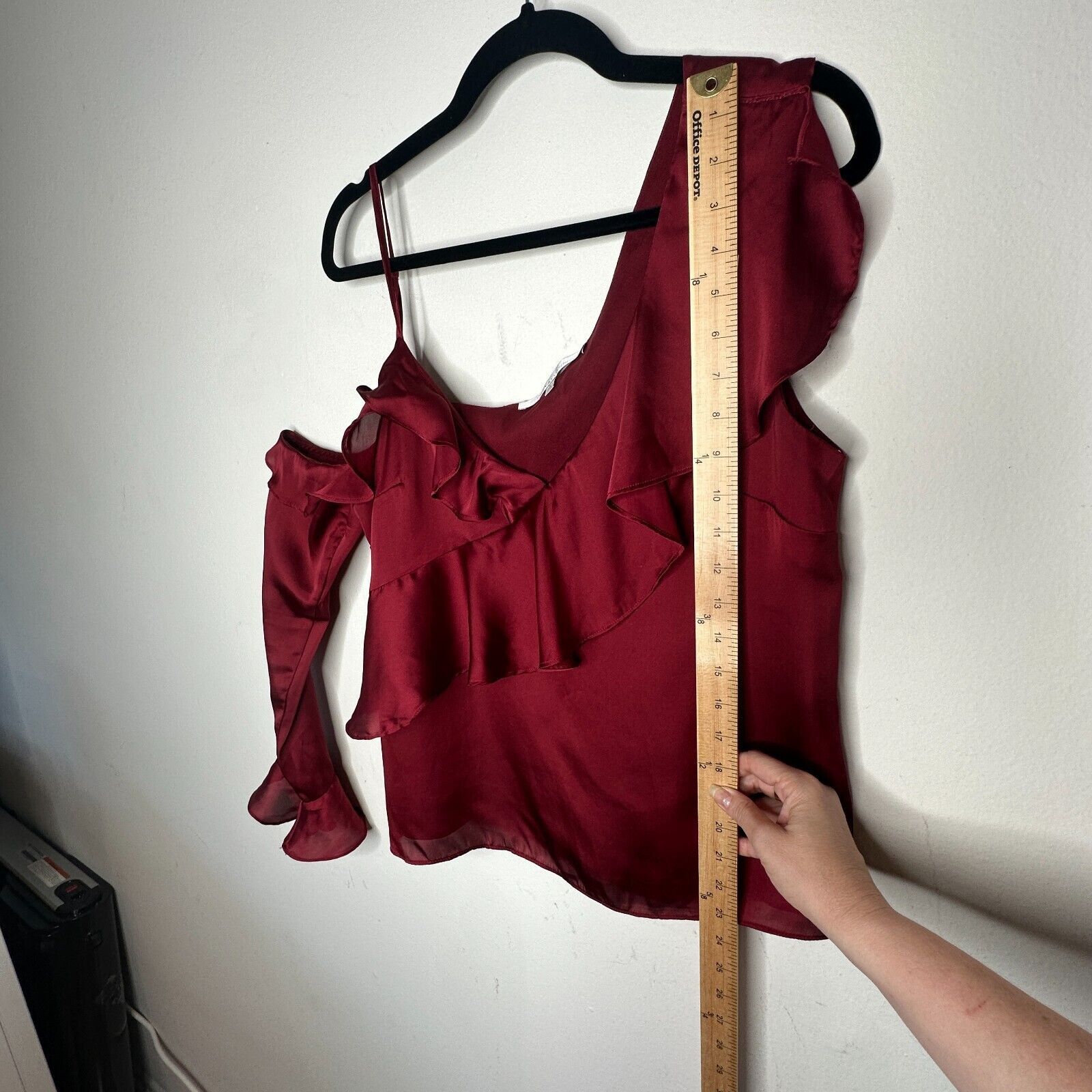 Other Revolve Lovers + Friends Red Ruffled One-Sleeve Blouse L Size L / US 10 / IT 46 - 4 Thumbnail