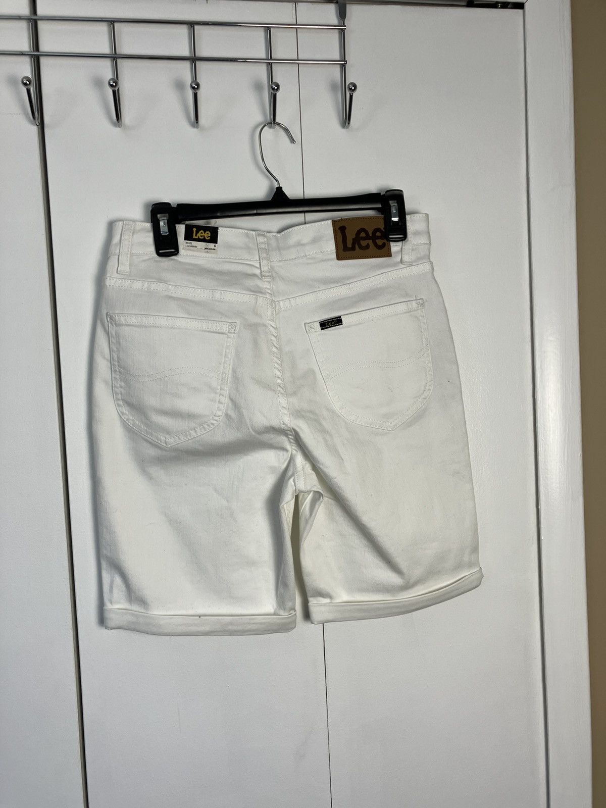 Lee Lee Mid Rise Bermuda Shorts White Size 6M NWT Size 28" / US 6 / IT 42 - 2 Thumbnail
