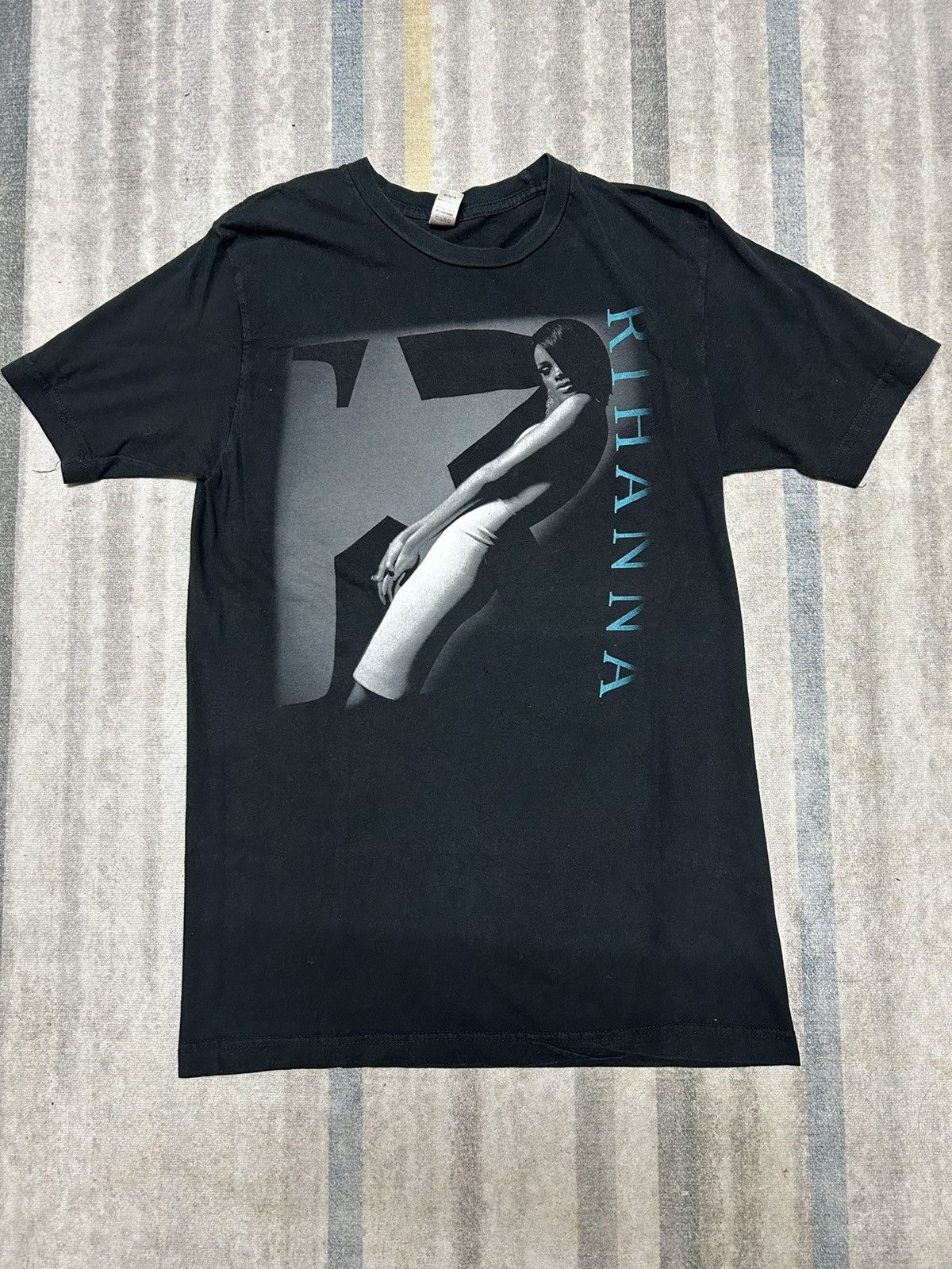 Band Tees × Rihanna Rihanna tour 2007 tshirt Size US M / EU 48-50 / 2 - 1 Thumbnail