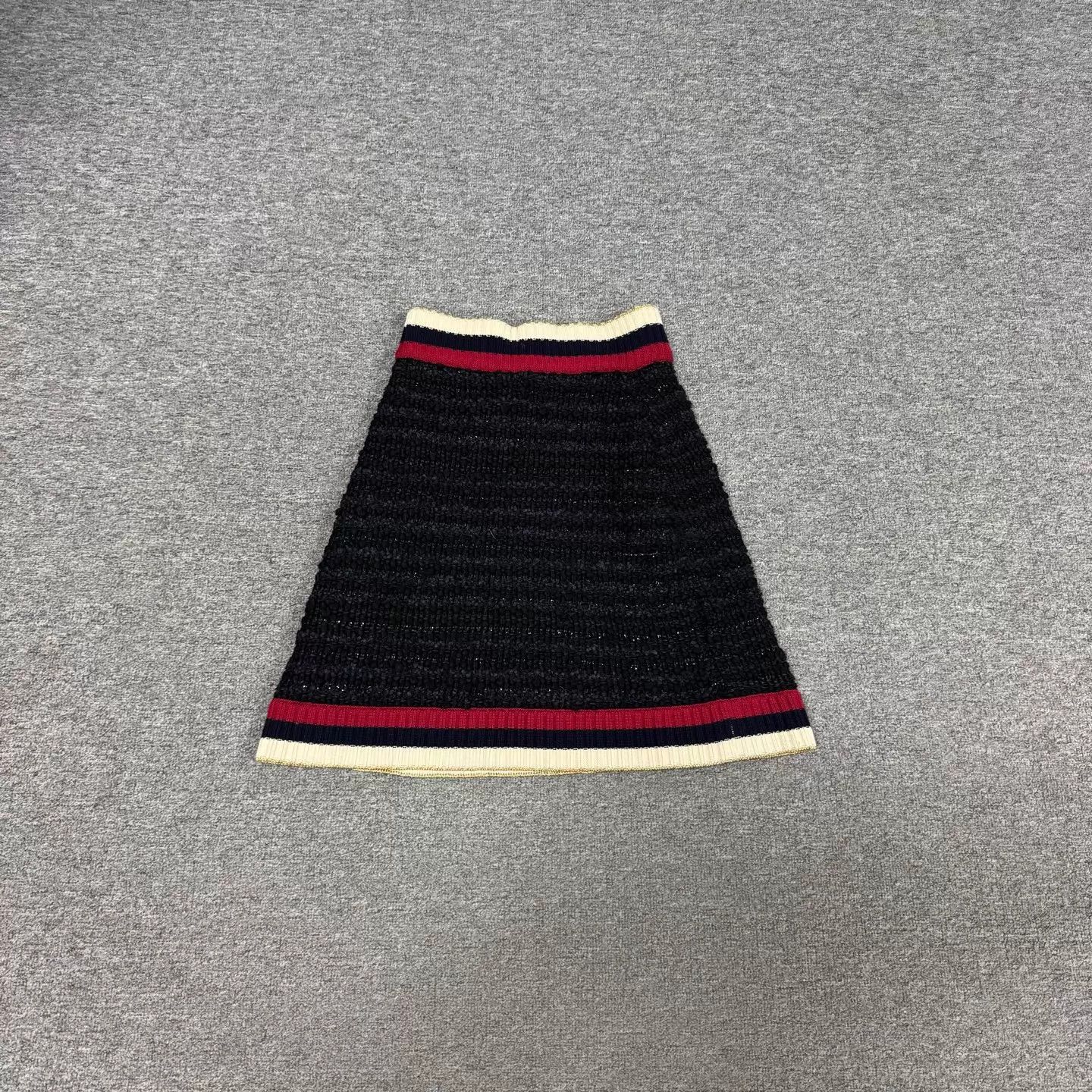 Gucci Gucci Navy Web A-line knit skirt XS Size 25" / US 0 / IT 36 - 2 Thumbnail